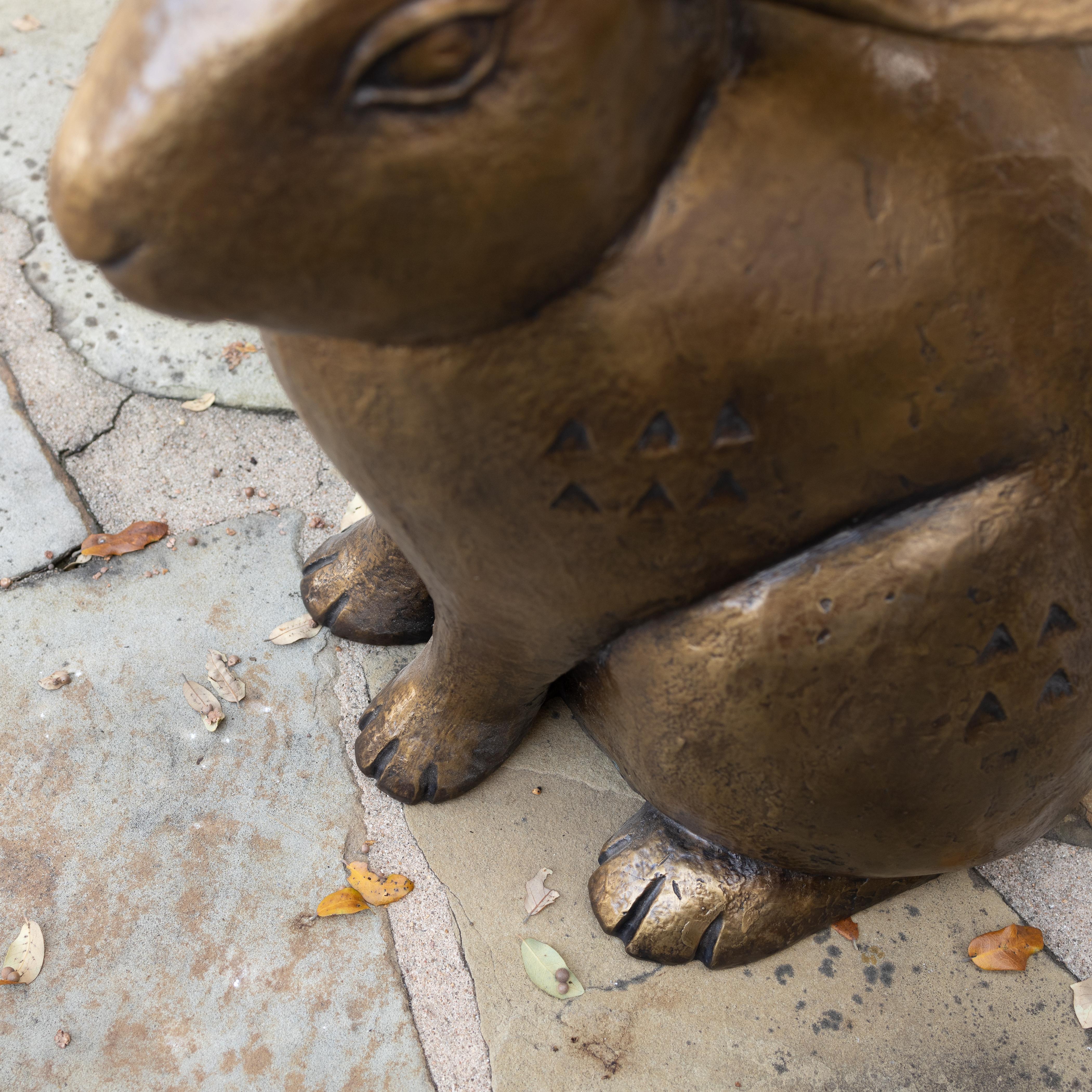 Sculpture en bronze Rabbit en vente 4