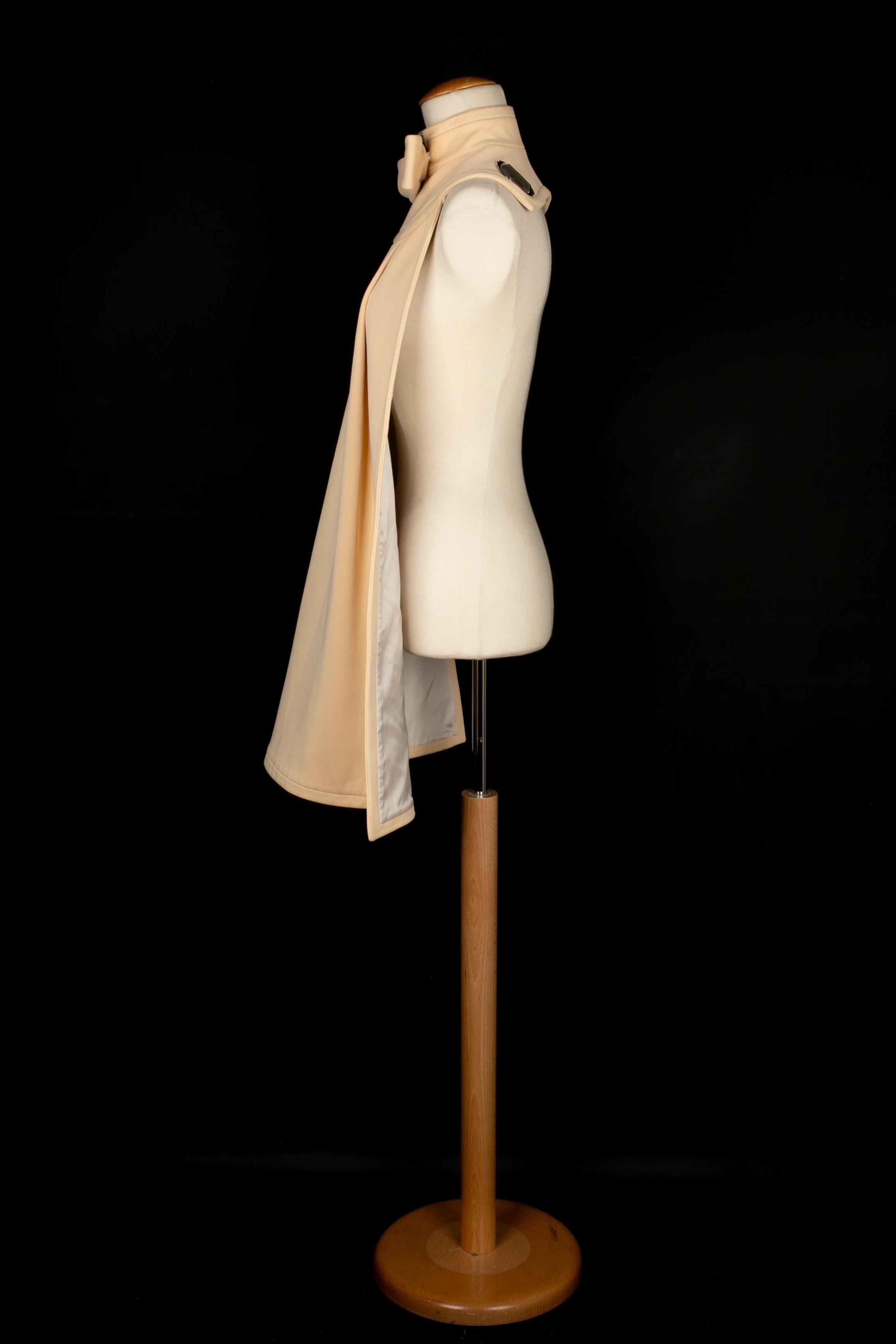Paul Ka - Top asimmetrico in raso beige. Taglia 38FR.

Informazioni aggiuntive:
Condizioni: Ottime condizioni
Dimensioni: Lunghezza: 88 cm

Riferimento del venditore: FH249