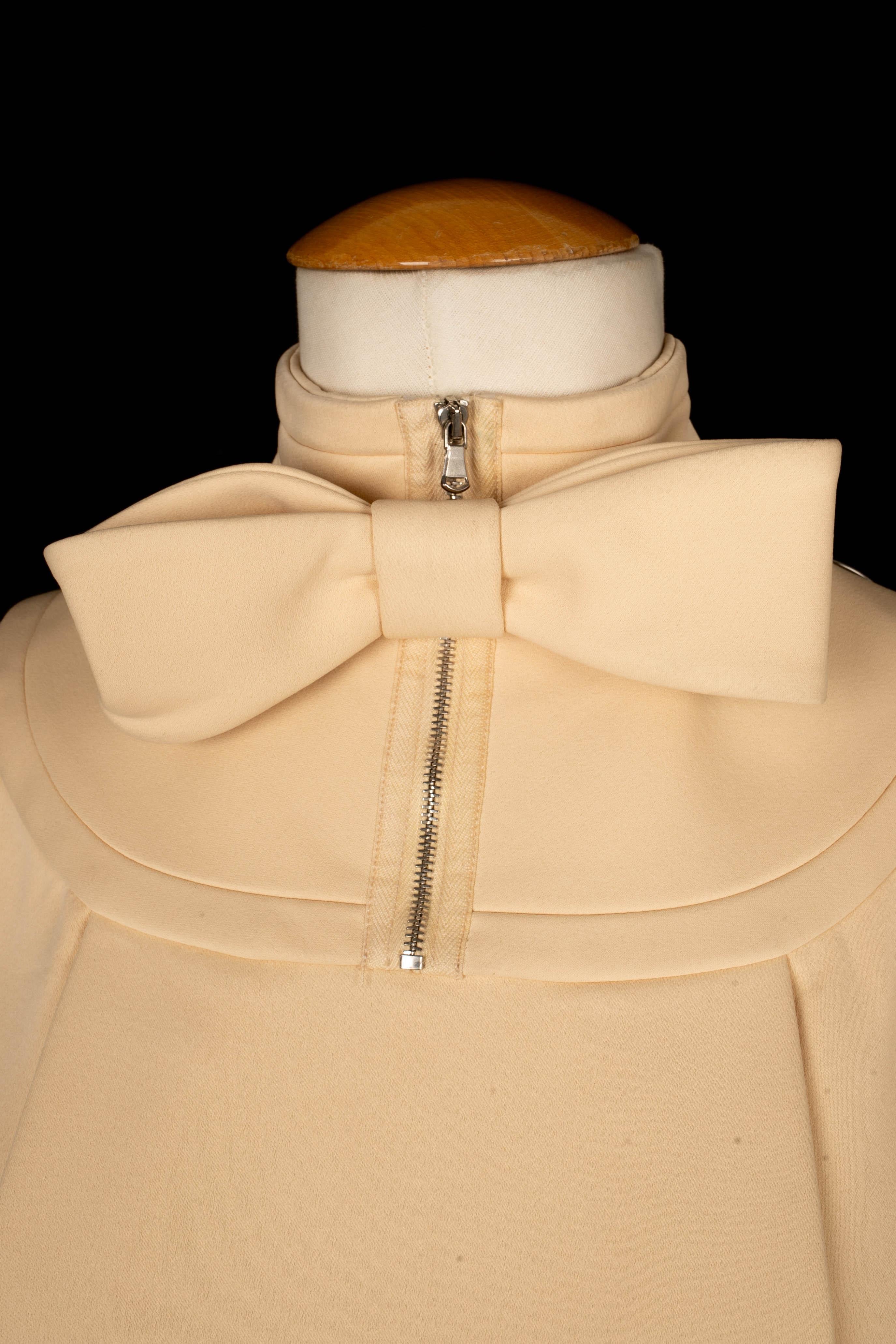 Paul Ka - Top asimmetrico in raso beige in vendita 1