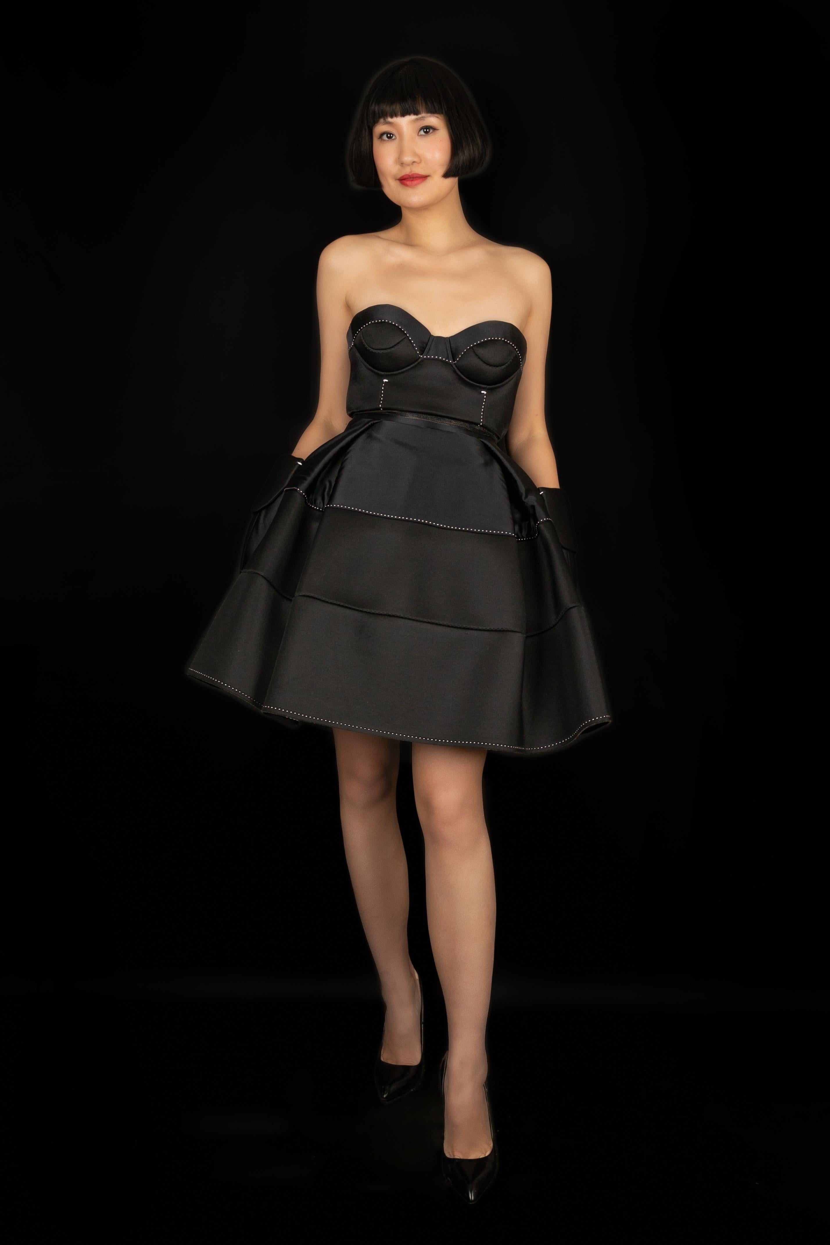 Paule Ka - Mini robe bustier en néoprène noir. Taille 36FR.

Informations complémentaires :
Condit : Très bon état.
Dimensions : Poitrine : 39 cm - Taille : 30 - Longueur : 67 cm

Référence du vendeur : VR393