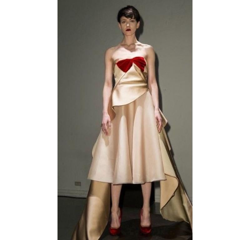 Paul Ka Bustier Winter Top in seta e velluto, 2016. Si adatta a un 36FR. Collezione Autunno-Inverno 2016 pronta per l'uso.

Informazioni aggiuntive:
Condizioni: Ottime condizioni
Dimensioni: Petto: 38 cm - Lunghezza: 24 cm

Riferimento del
