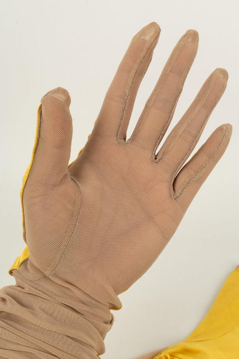 Guantes largos Paule Ka de satén y tul en Excelente estado para la venta en SAINT-OUEN-SUR-SEINE, FR