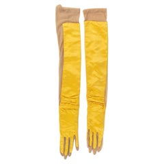 Gants longs en satin et tulle de Paule Ka