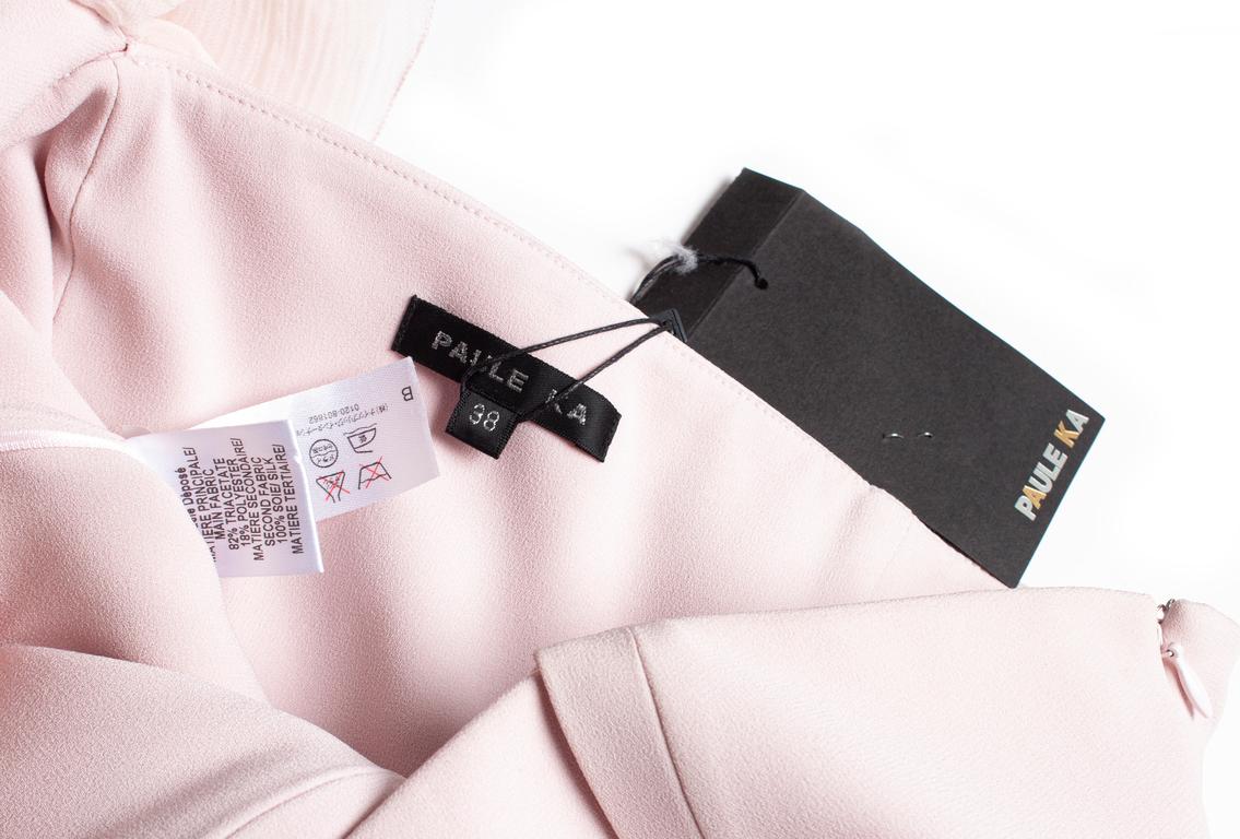 Paule Ka, Vestido rosa con volante en el hombro en Nuevo estado para la venta en AMSTERDAM, NL