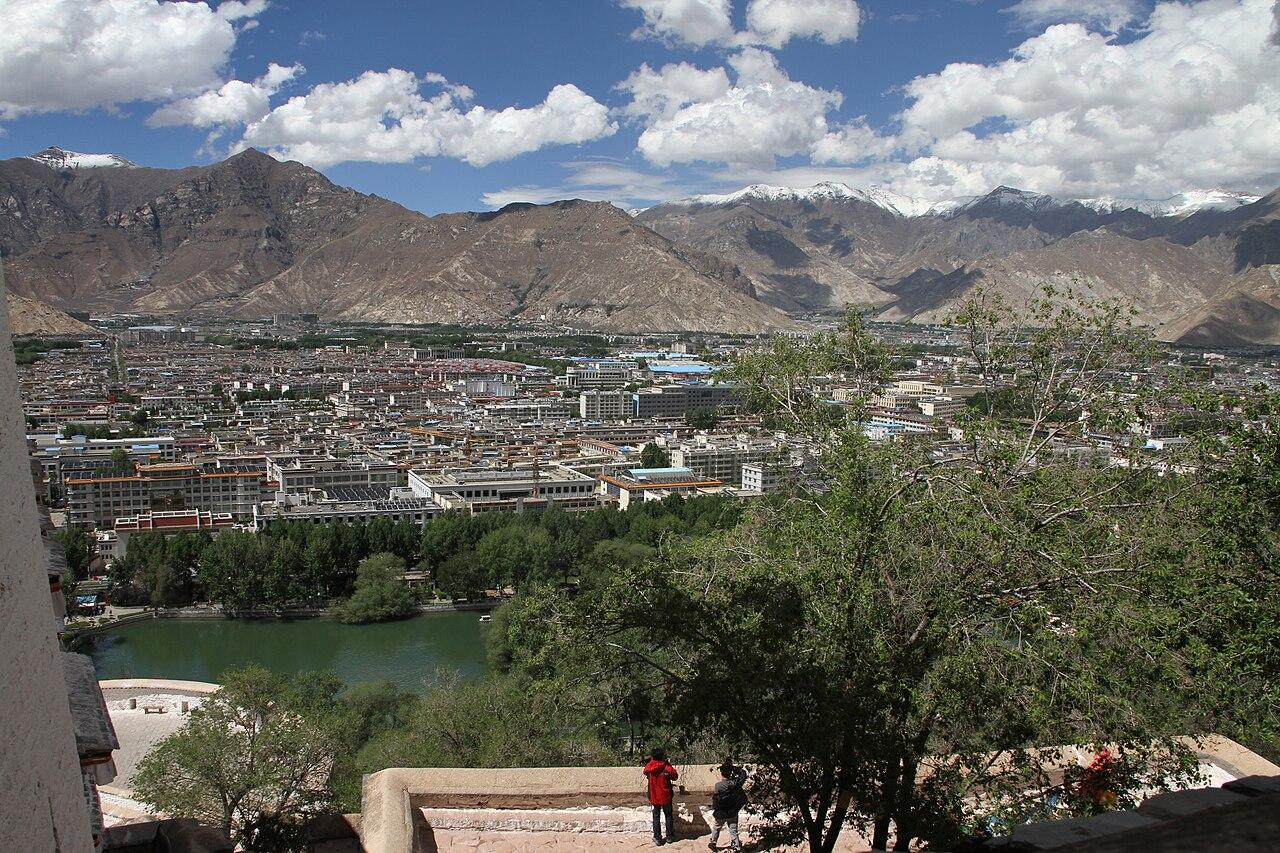 Festival tibetano a Shorton  Bandiere di preghiera OPA Olio con cornice Lhasa in vendita 2