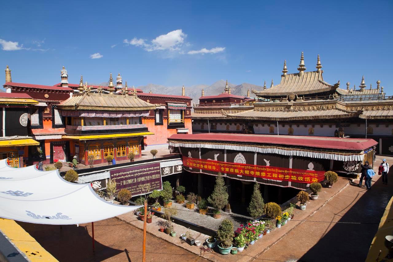 Festival tibetano a Shorton  Bandiere di preghiera OPA Olio con cornice Lhasa in vendita 4