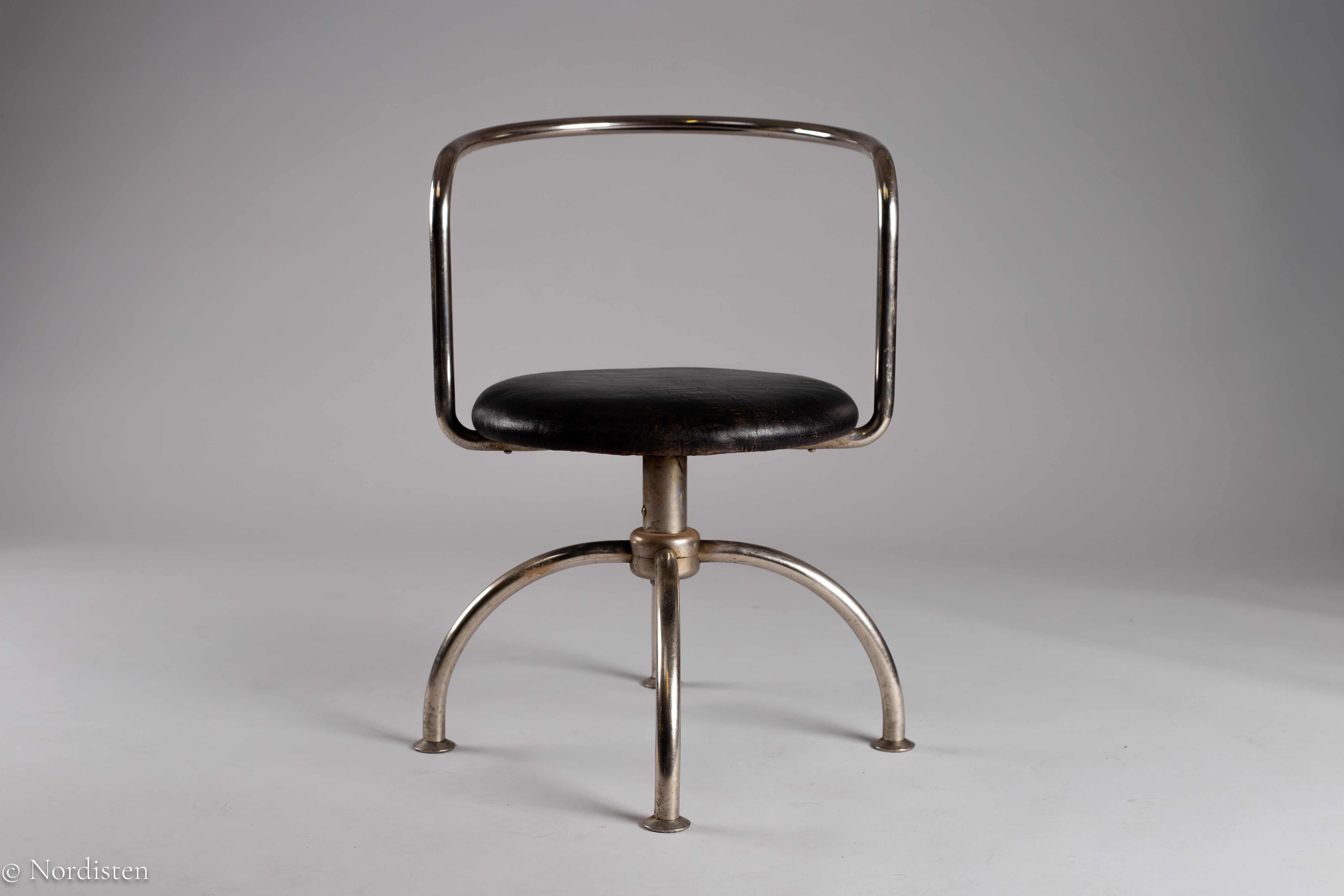 Finlandais Pauli Blomstedt, ensemble de rares chaises en acier tubulaire des années 1930, Merivaara, Finlande en vente