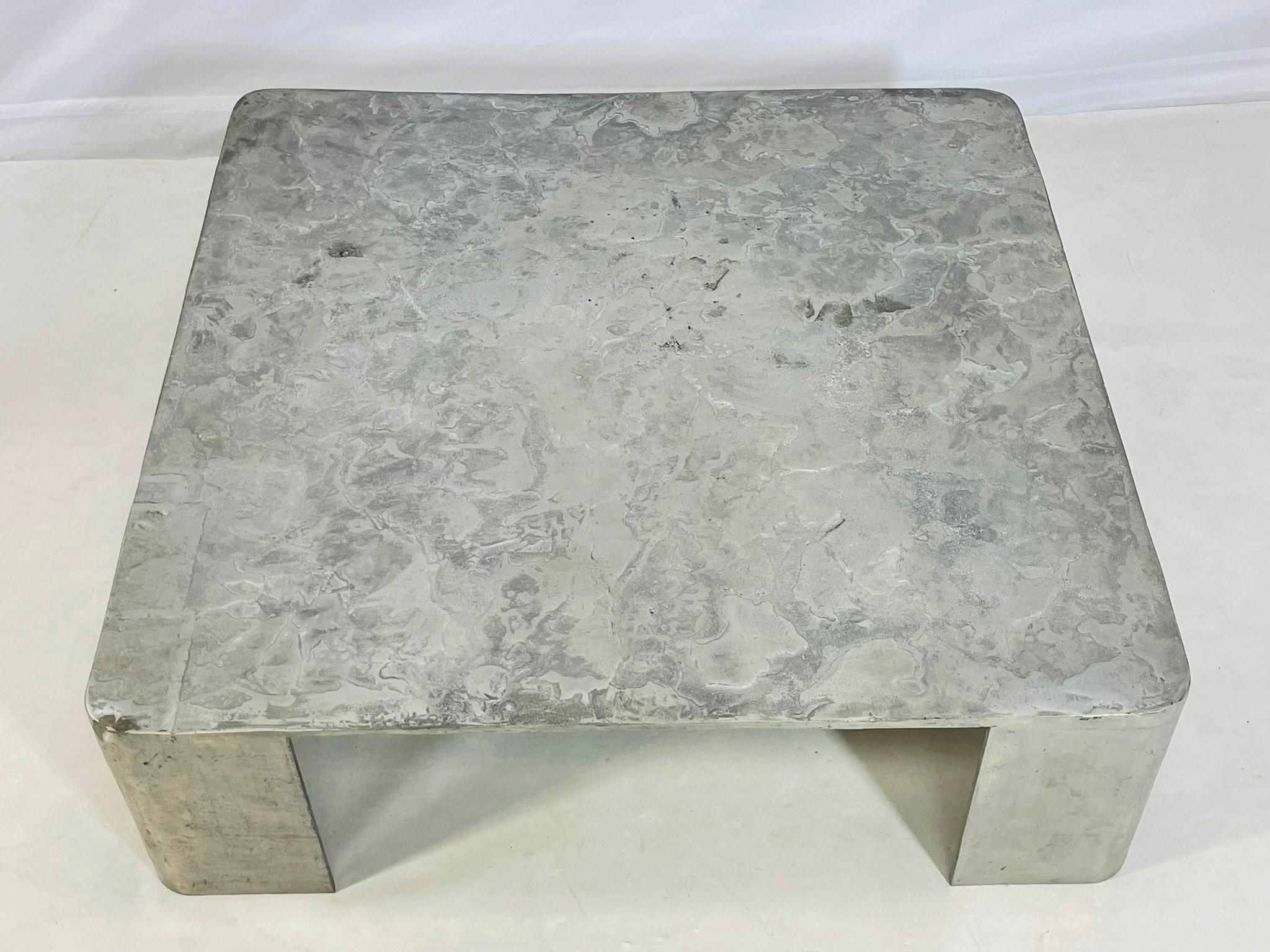 Moulage Table basse Paulín par OHLA STUDIO en vente