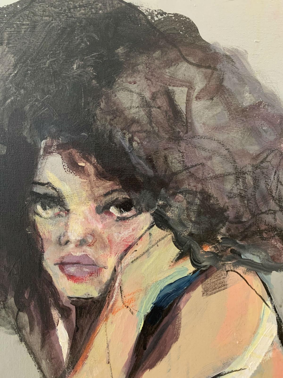 A knee. Female portrait, Figurative painting, Polish artist - Gray Figurative Painting by Paulina Maksjan