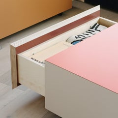 Pauline Deltour Langer 'Bloc' Tisch aus Birke in leuchtendem Rot für Established & Sons