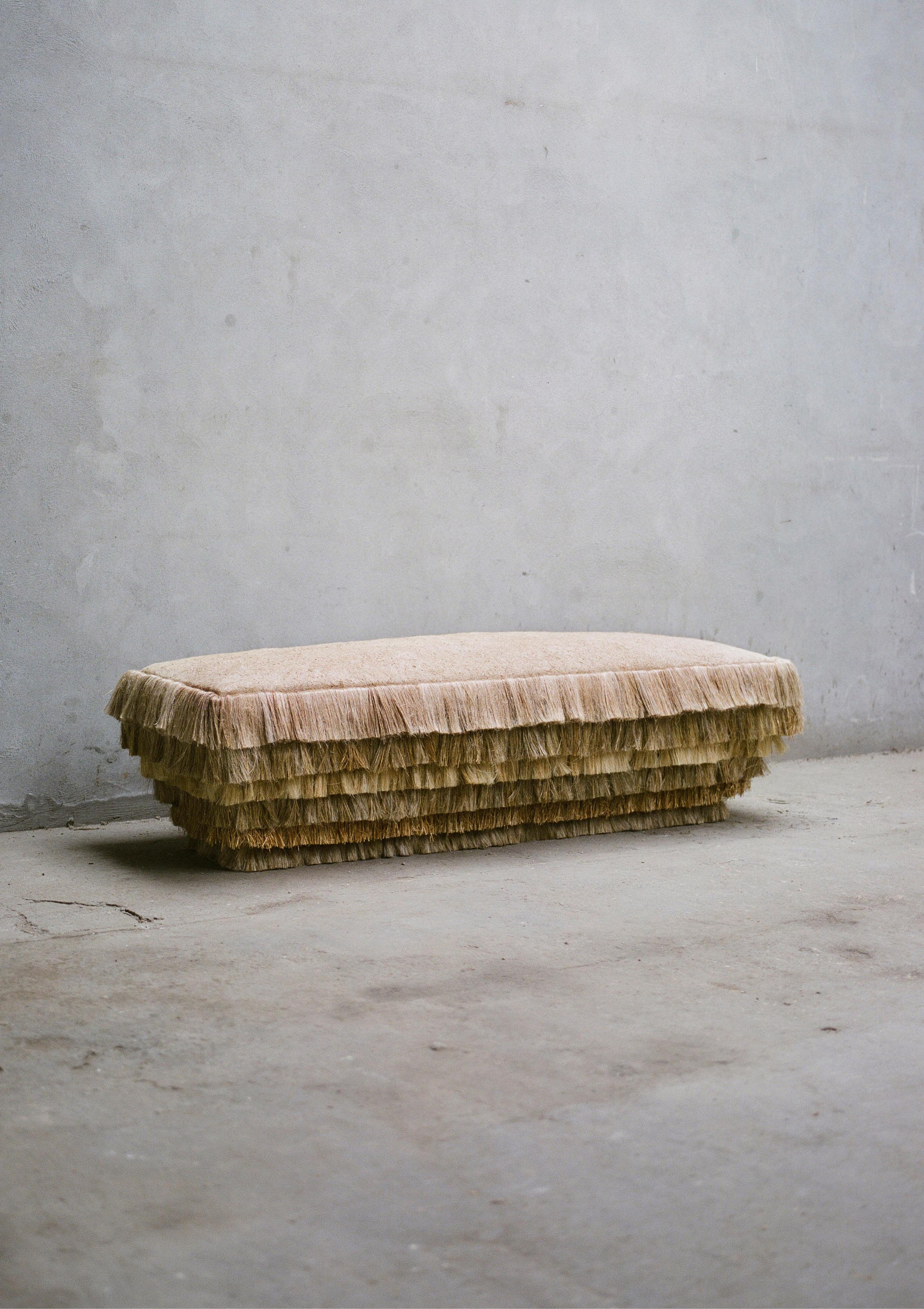 The flax bench is part of L'écoucheur collection, valuing the natural expressivity of flax at its raw state. By working directly with the primary scutched fibers, this project aims to presents new aspects, tactilities and properties of linen, often