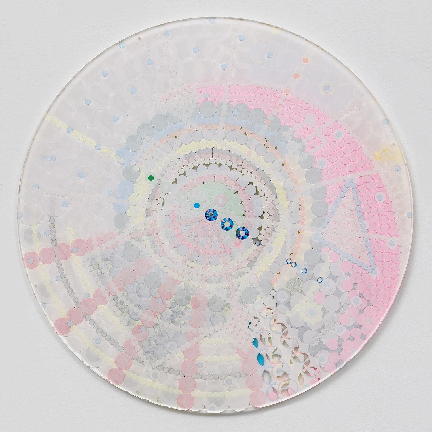 Fusion Mandala n°4, circular meditative contemporary abstract in white and pink - Mixed Media Art by Pauline Galiana