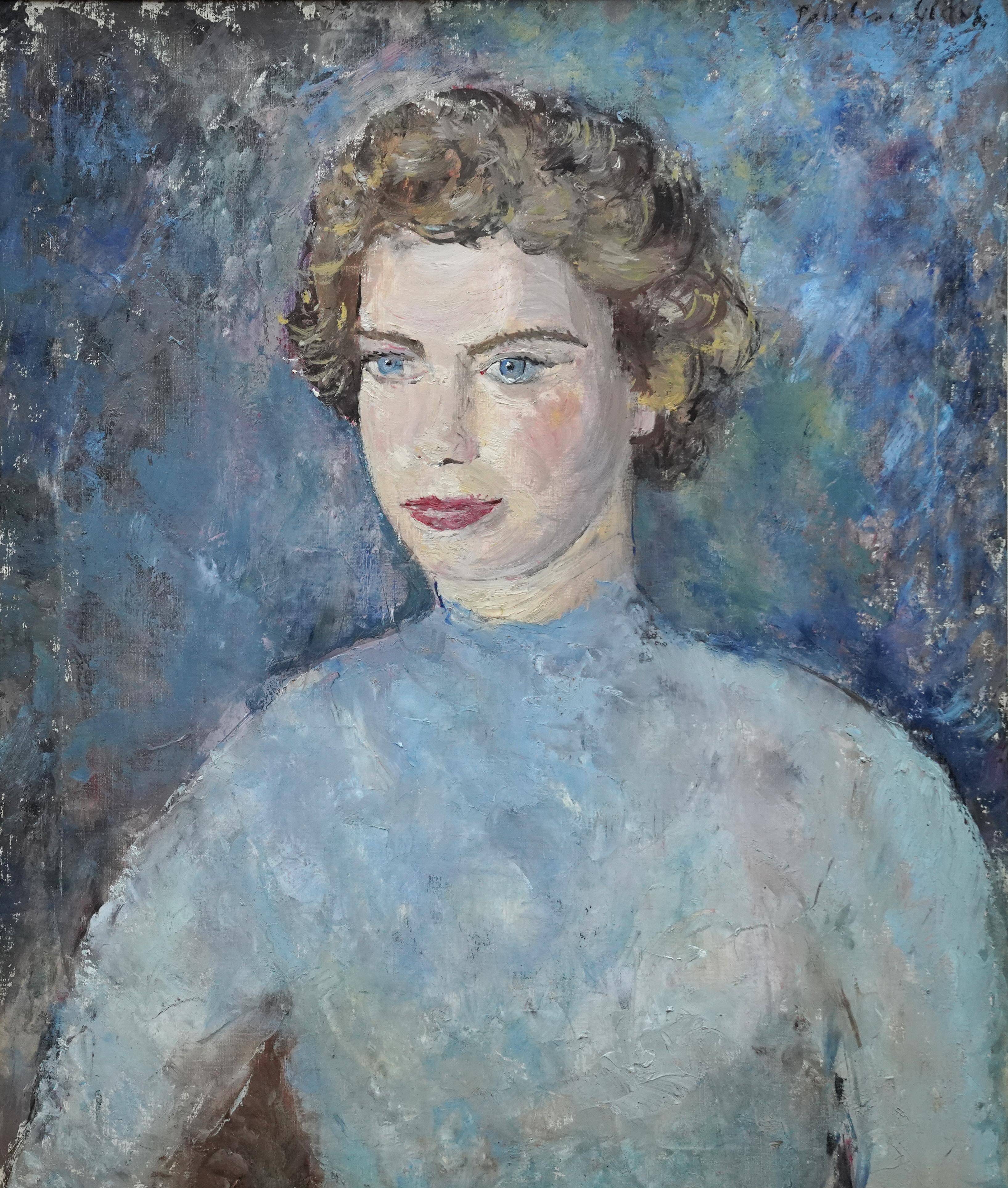 Portrait d'une dame en bleu - peinture à l'huile britannique post-impressionniste des années 50 - Painting de Pauline Glass