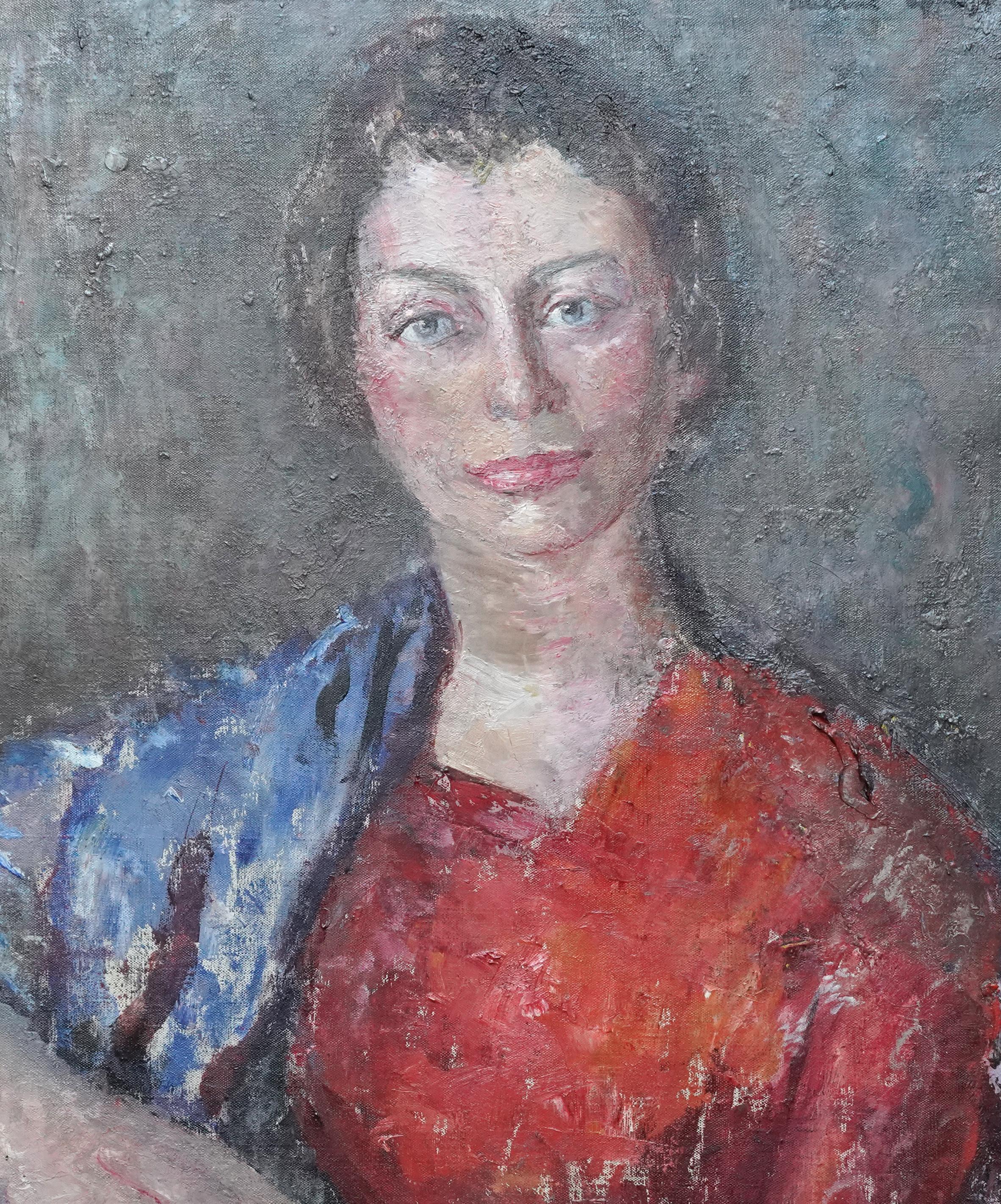 Porträt von Sybyl in Rot - Britischer Post-Impressionismus 1950er Jahre Kunst Ölgemälde (Grau), Portrait Painting, von Pauline Glass