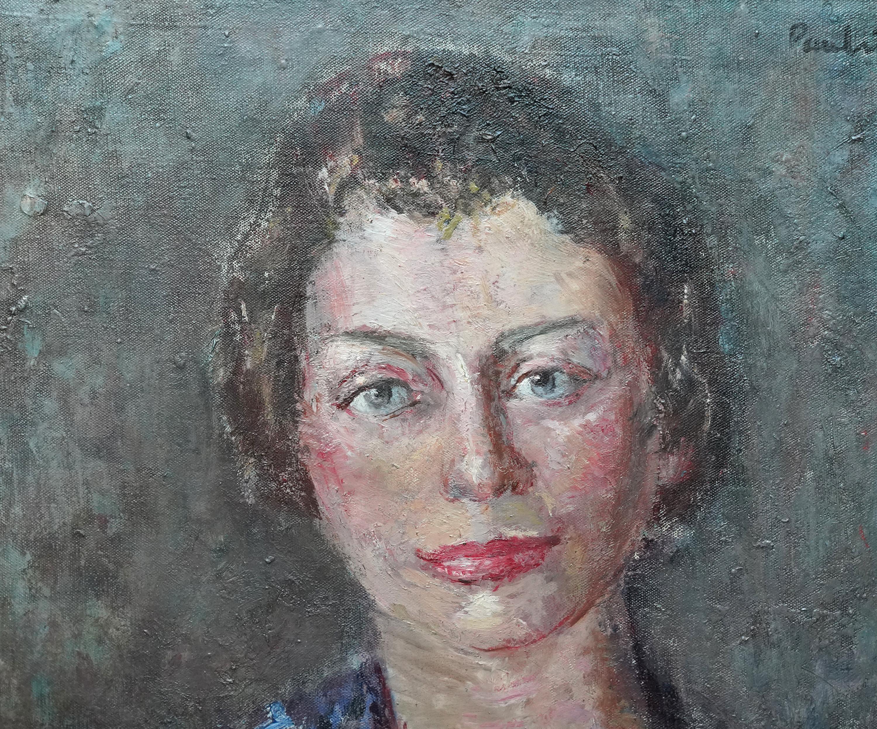 Dieses interessante britische postimpressionistische Porträt-Ölgemälde stammt von der bekannten Künstlerin Pauline Glass. Der Dargestellte ist Sybyl, Details verso. Es wurde um 1950 gemalt und zeigt den Kopf und die Schultern von Sybyl, die in Rot