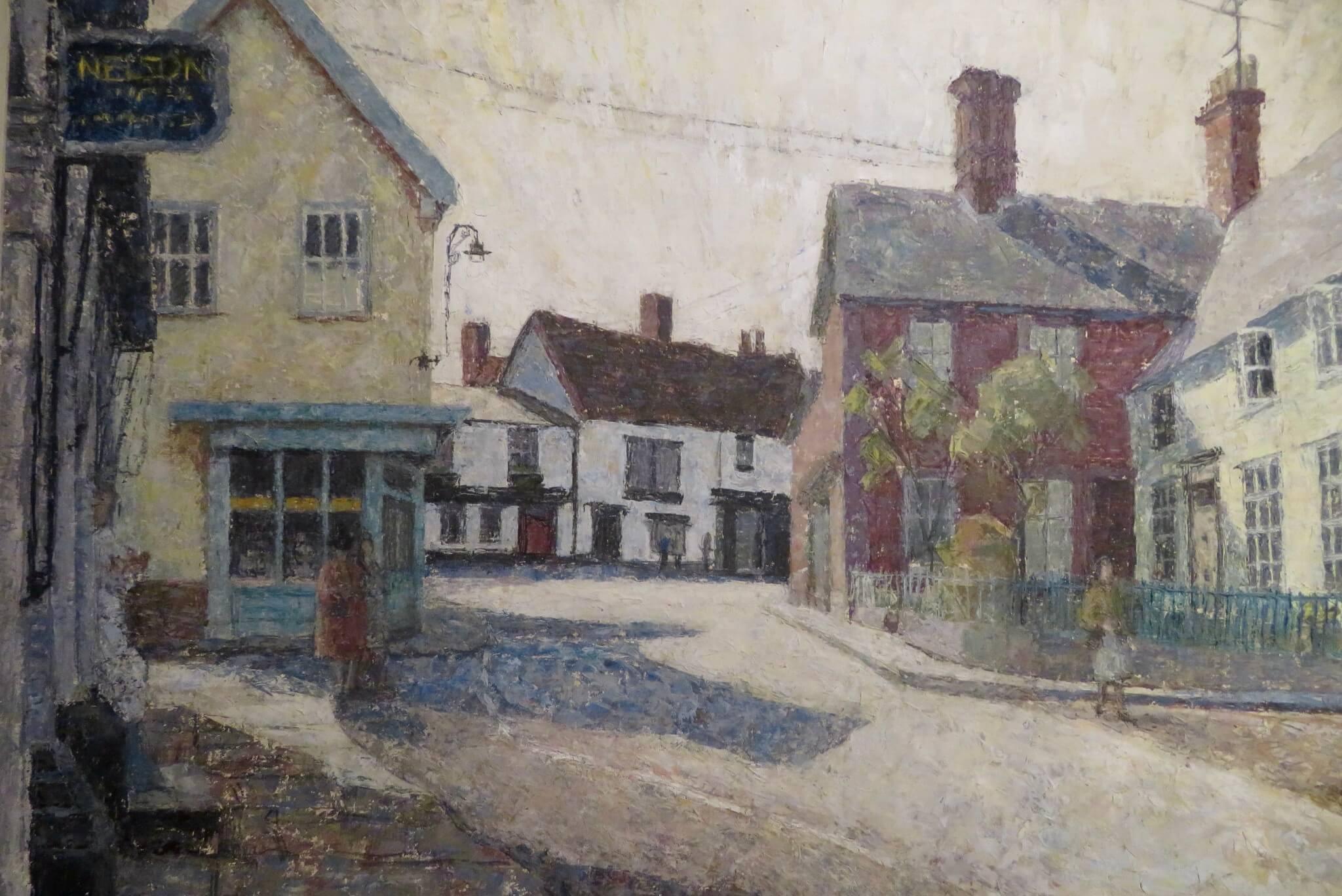 Peinture à l'huile du milieu du siècle d'une grande scène de rue d'un village anglais, Eye Suffolk - Post-impressionnisme Painting par Pauline Plummer
