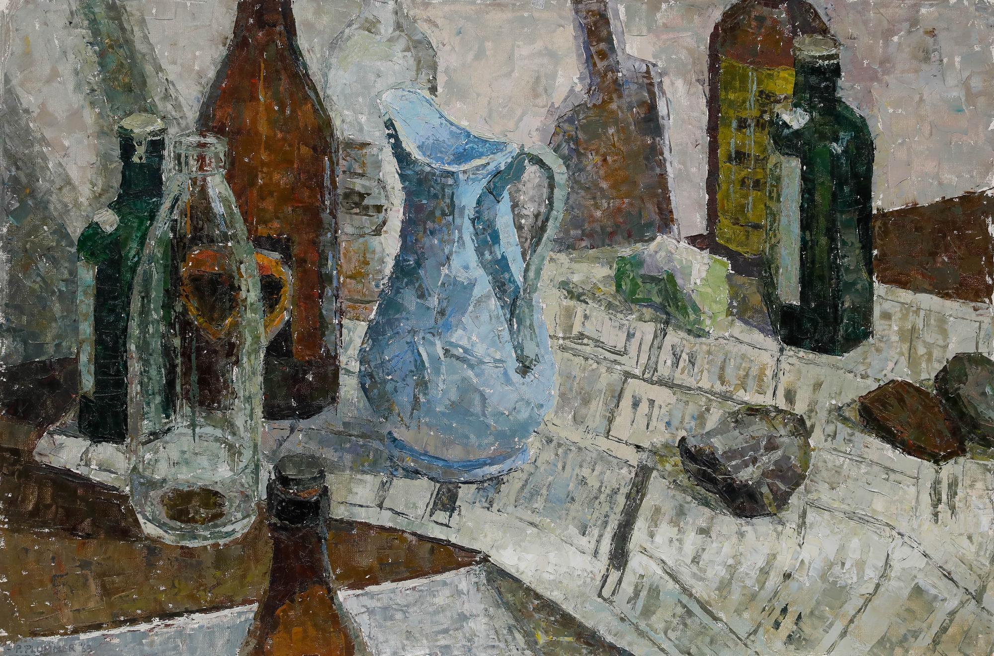 Pauline Plummer (geb. 1933) - Mitte 20. Jahrhundert Öl, blauer Krug und Glasflaschen im Angebot 1