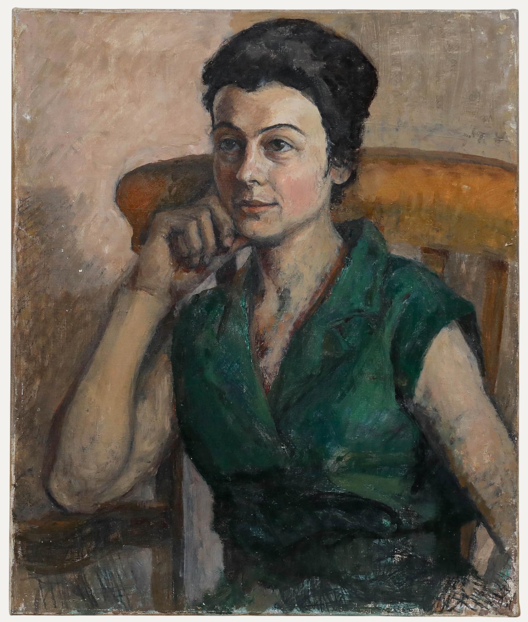 Un portrait intime de Pauline Plummer (née en 1933), représentant Ewa dans un chemisier d'un vert éclatant, capturée dans un moment de réflexion tranquille avec sa main pensivement placée près de son visage. Non signée. Sur toile sur châssis. 