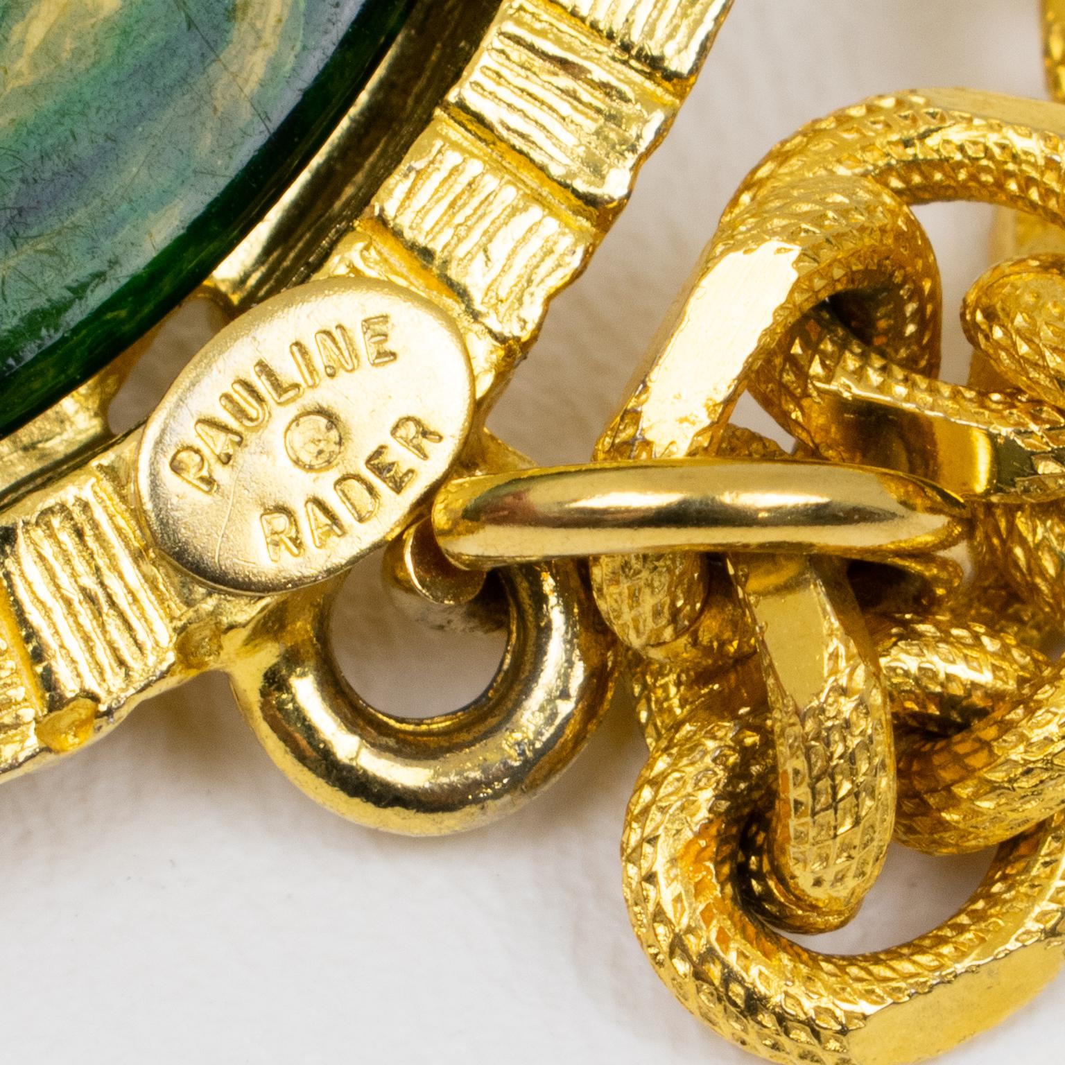 Pauline Rader Collana dorata con ciondolo Centauro in bachelite verde in vendita 6