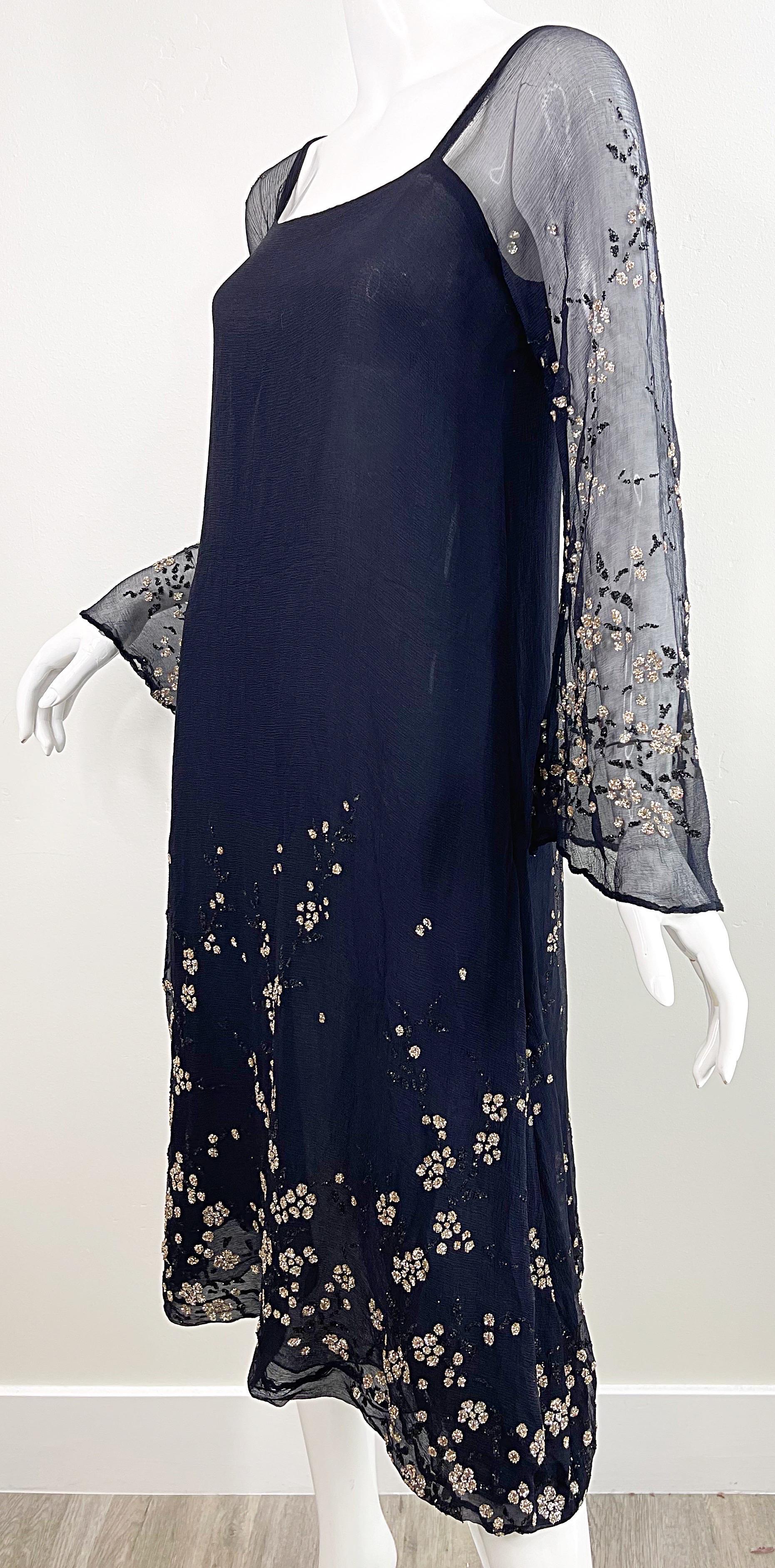 Pauline Trigere - Robe à manches cloche en mousseline de soie noire incrustée de paillettes, années 1970 en vente 7