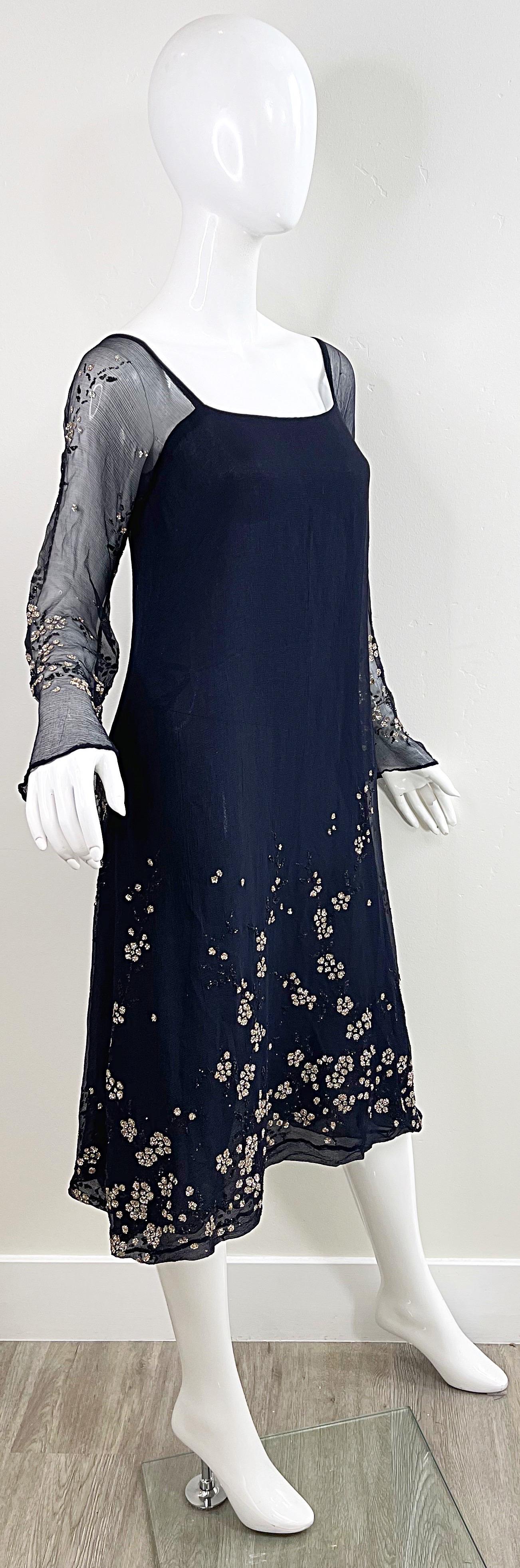 Pauline Trigere - Robe à manches cloche en mousseline de soie noire incrustée de paillettes, années 1970 en vente 2