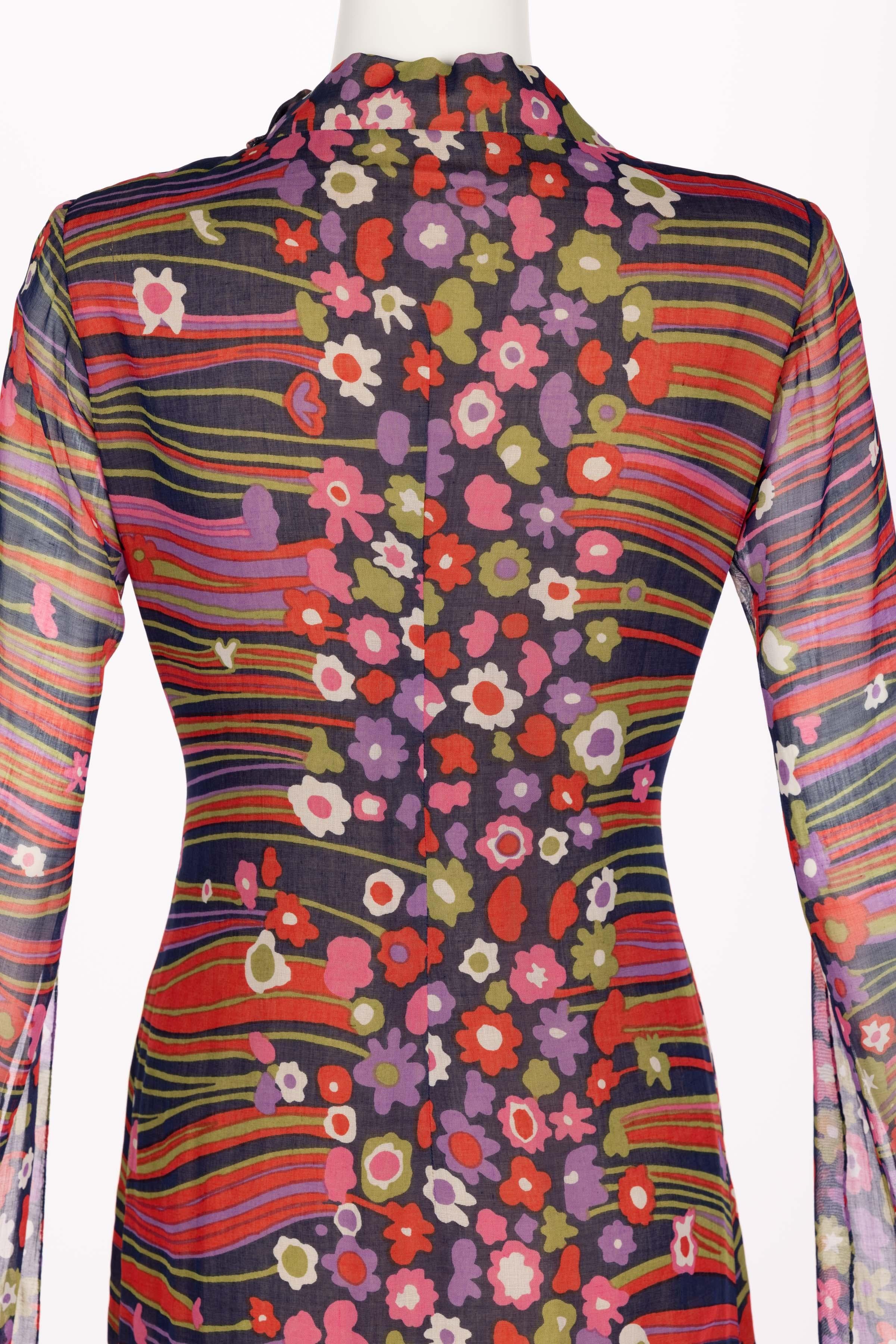 Pauline Trigère Abstraktes Kimono-Kleid mit Engelsärmeln aus Baumwolle mit Blumendruck, 1960er Jahre im Angebot 5