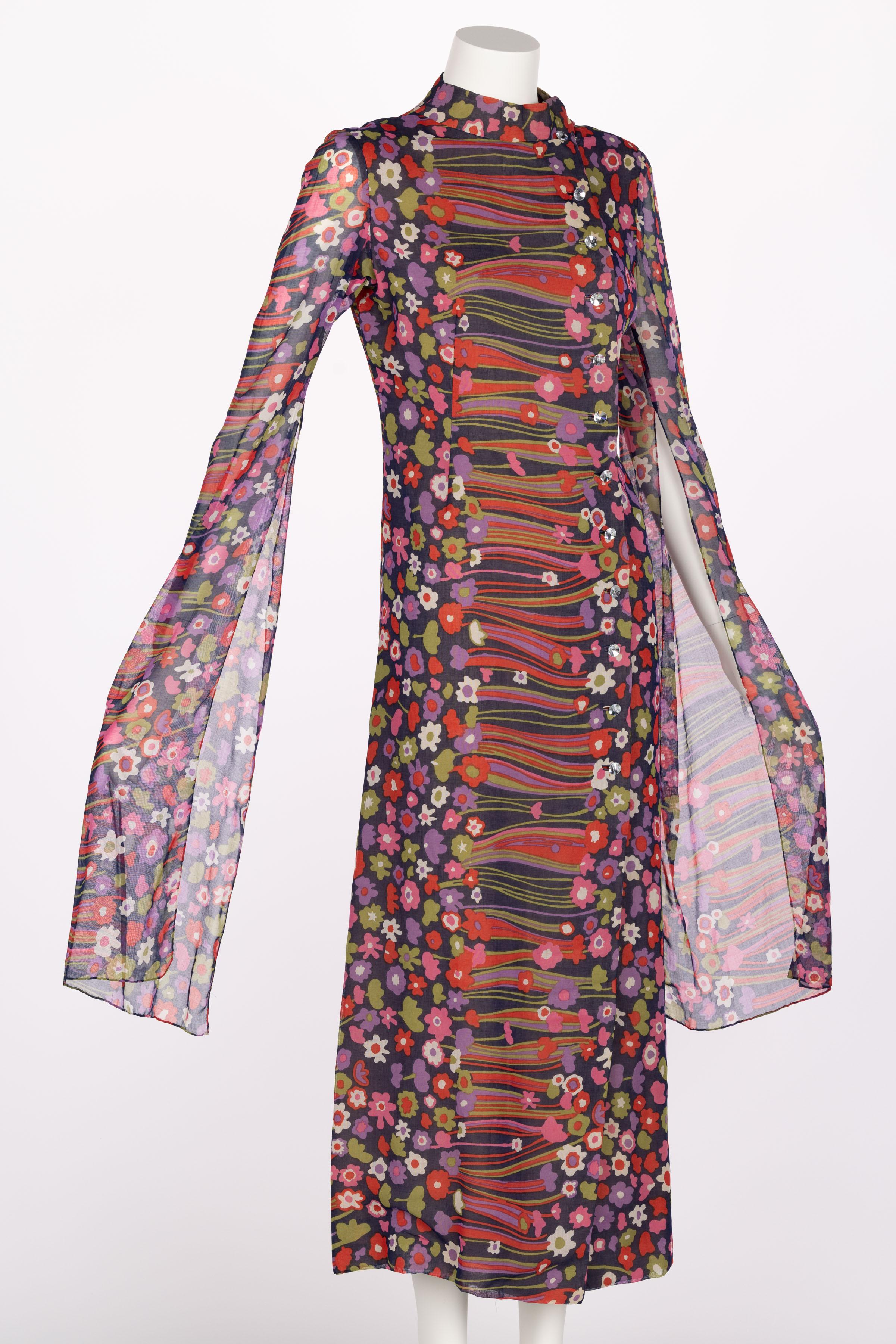 Pauline Trigère Abstraktes Kimono-Kleid mit Engelsärmeln aus Baumwolle mit Blumendruck, 1960er Jahre (Braun) im Angebot