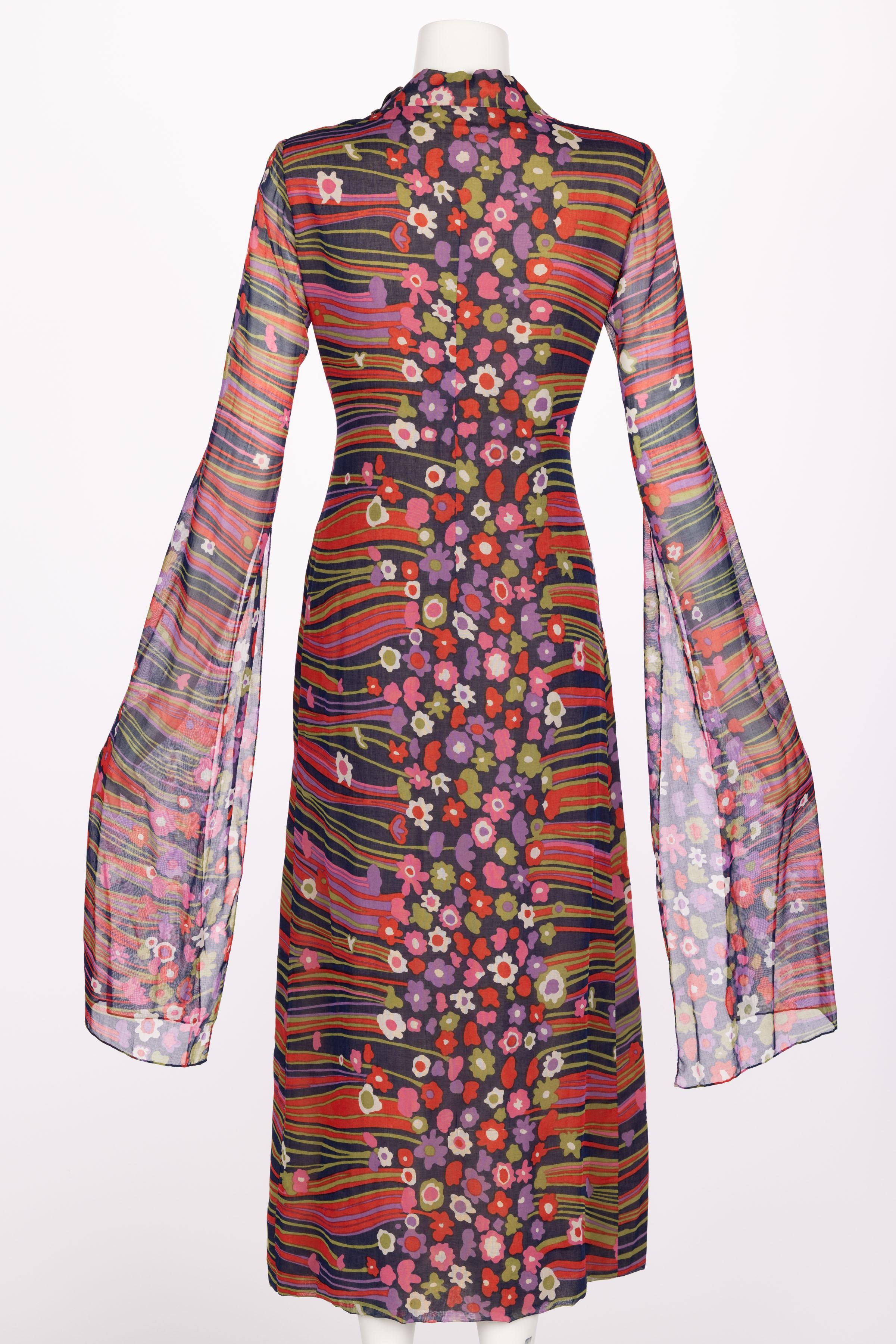 Pauline Trigère Abstract Floral Print Cotton Kimono Angel-Sleeve Dress, 1960s In Excellent Condition For Sale In Boca Raton, FL