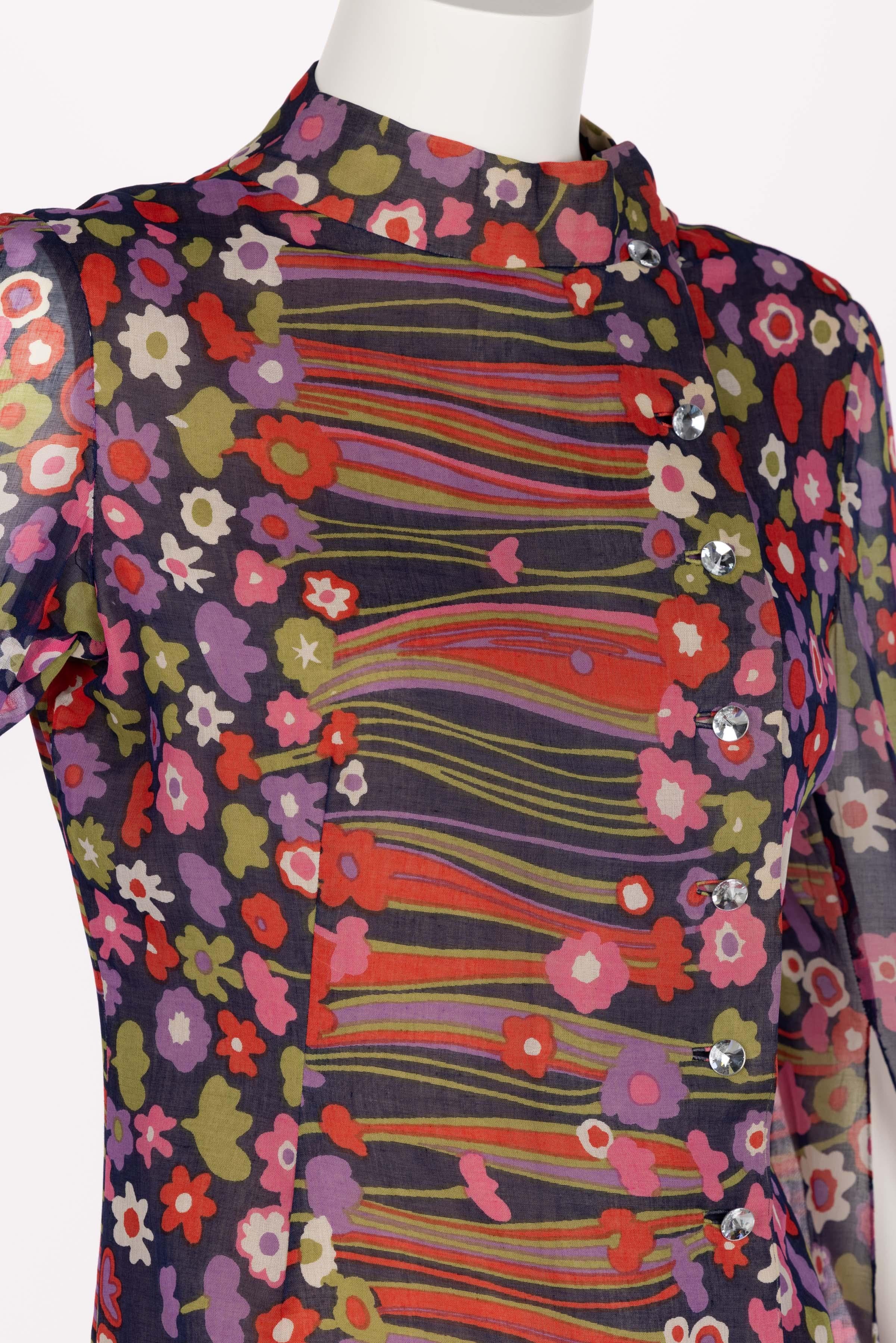 Pauline Trigère Abstraktes Kimono-Kleid mit Engelsärmeln aus Baumwolle mit Blumendruck, 1960er Jahre im Angebot 1