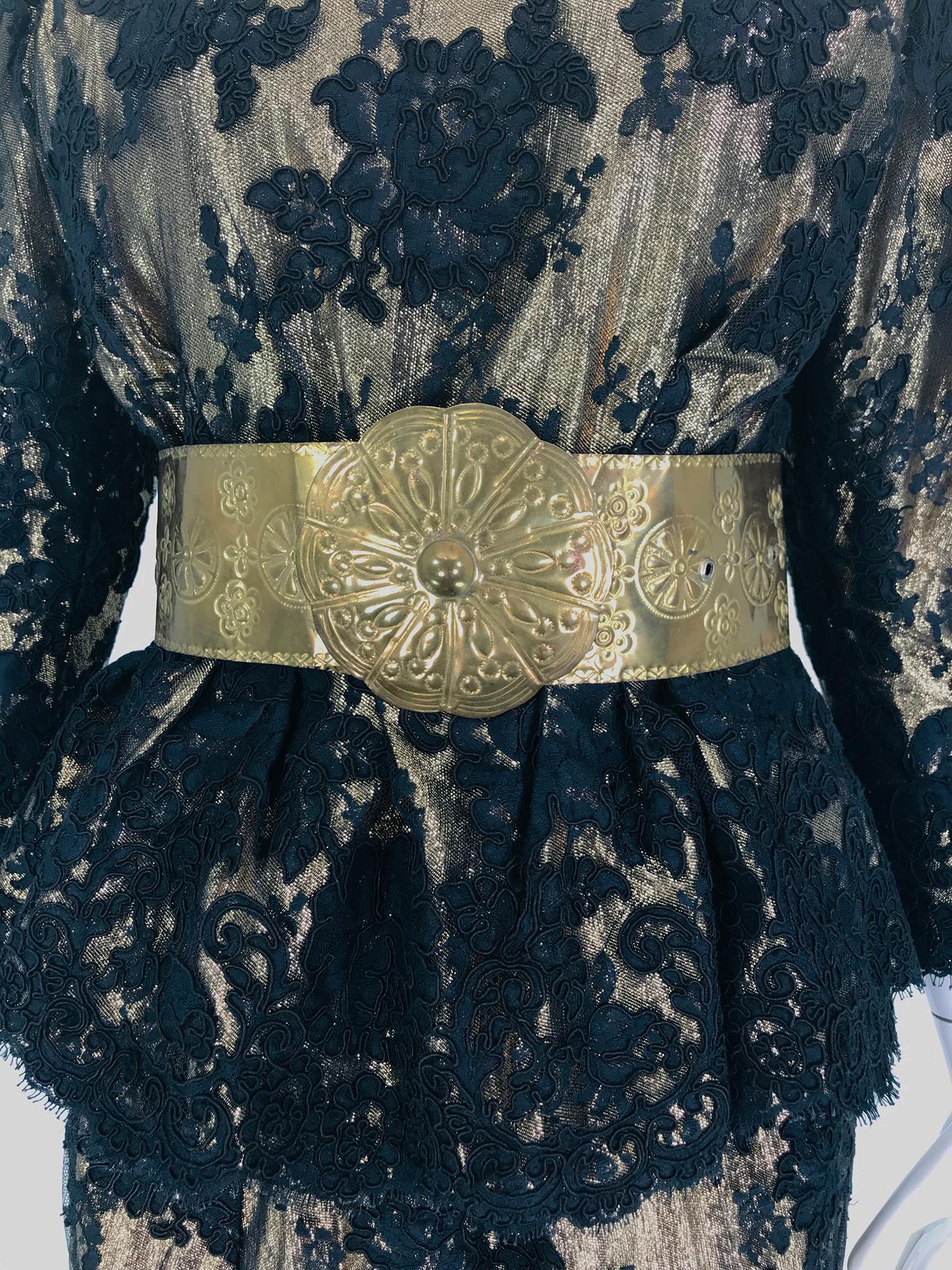 Pauline Trigere - Ensemble 2 pièces jupe en dentelle guipure noire sur lame dorée, années 1980  en vente 7