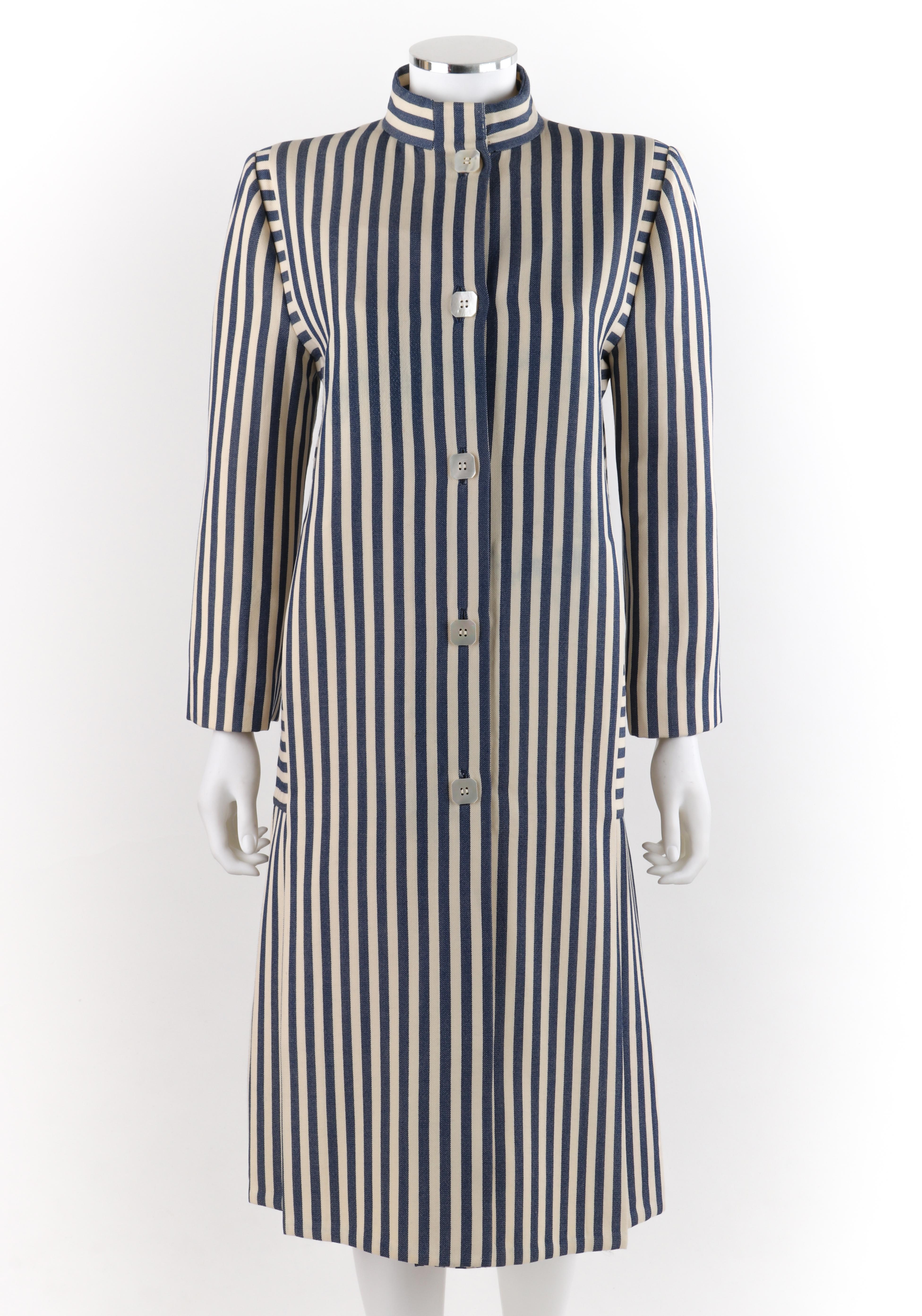 PAULINE TRIGERE c.1980's Blue Ivory Striped Pleated Coat Jacket Sash Scarf Set État moyen - En vente à Thiensville, WI