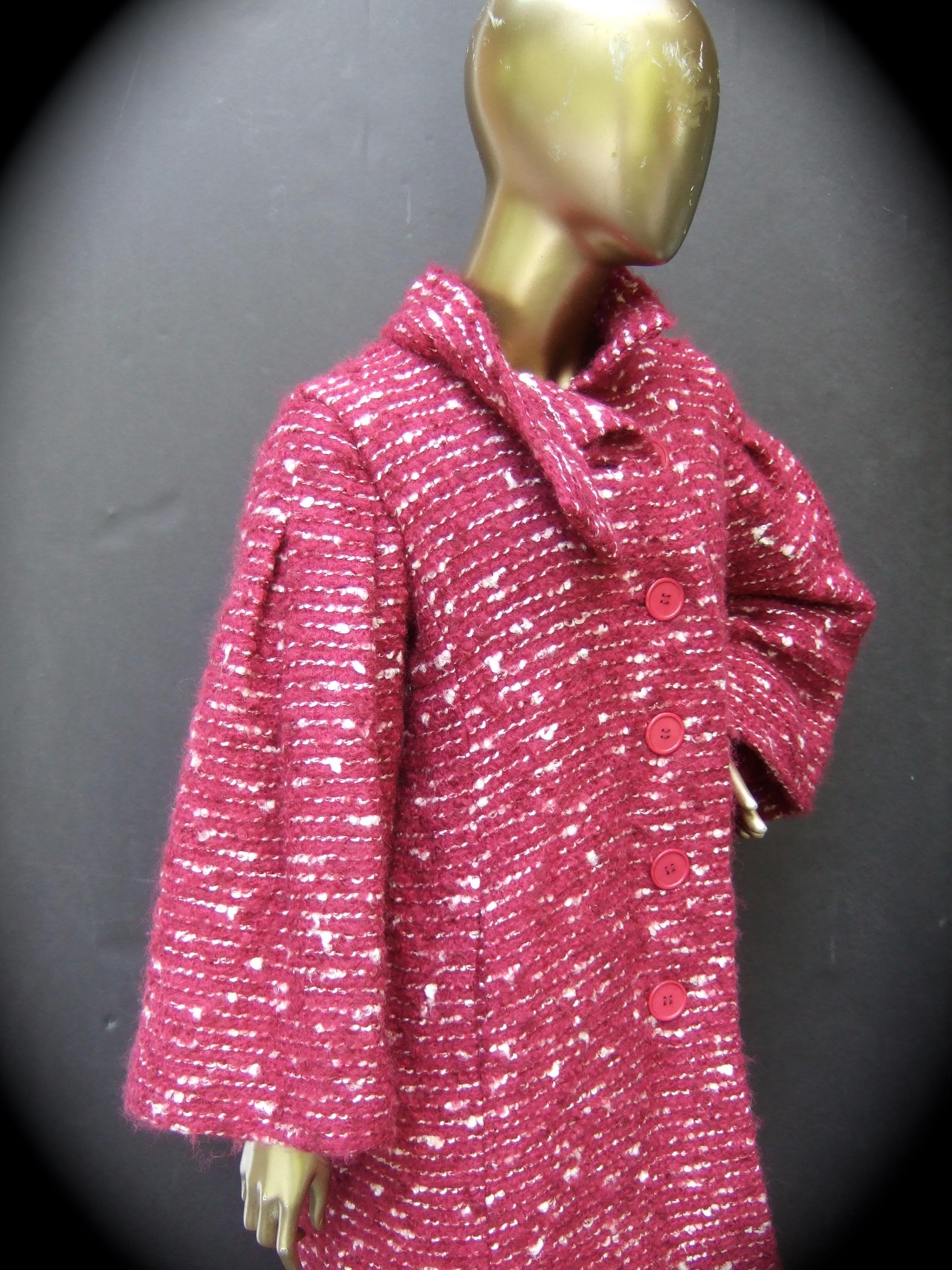 Pauline Trigere Chic Burgundy Chunky Wool Knit Cocoon Coat c 1960 For Sale 8