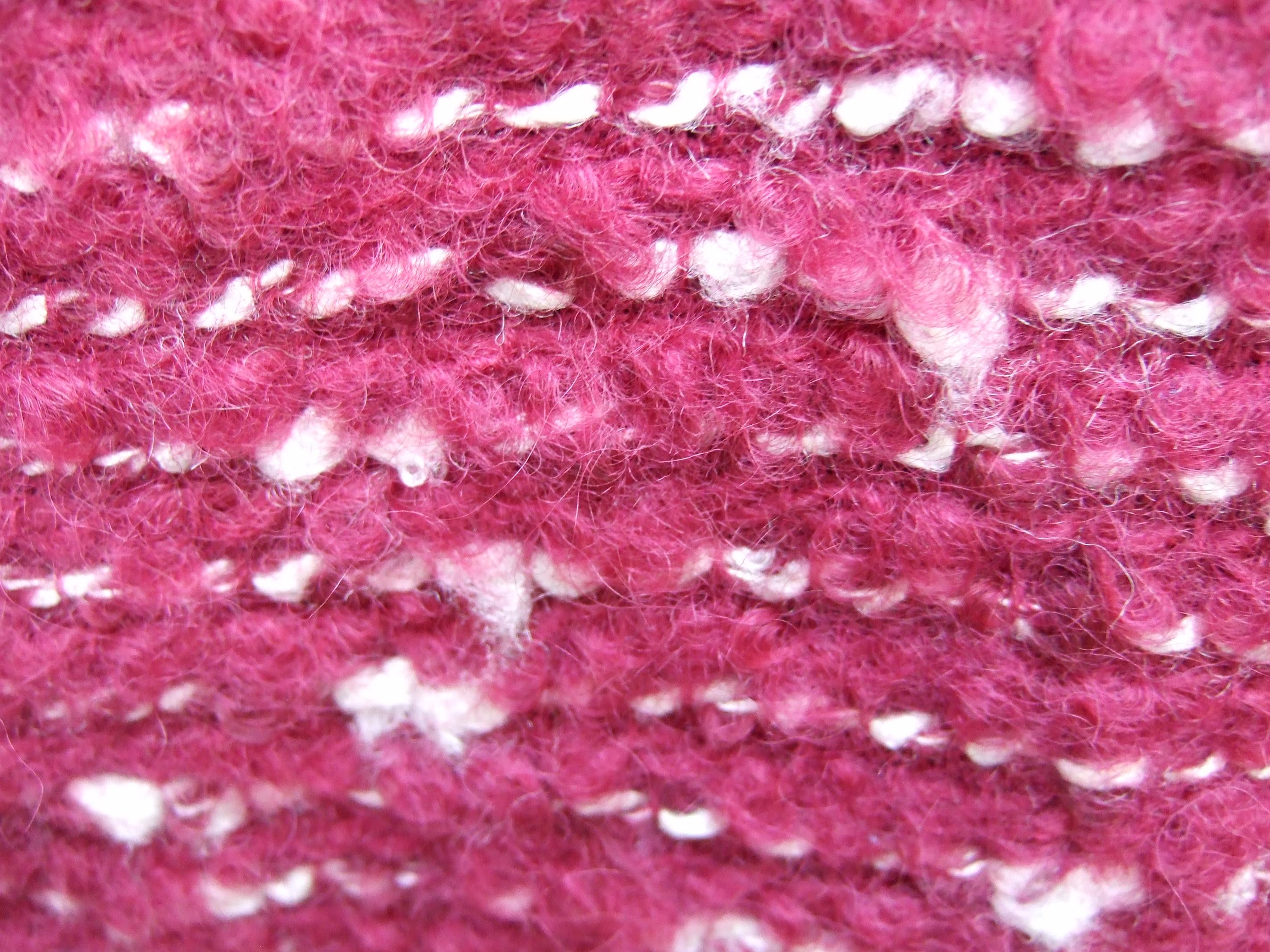 Pauline Trigere Chic Burgunderfarbener Chunky Wool Knit Cocoon Coat um 1960  im Angebot 2