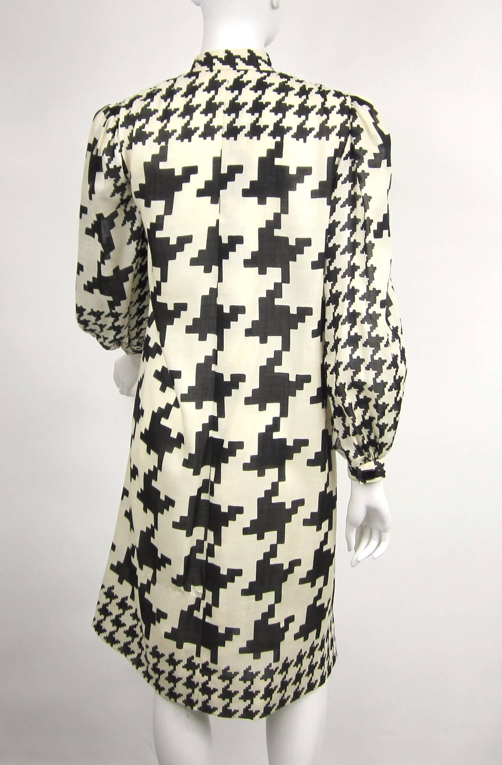 Pauline Trigere Dress Black & White Hounds tooth  In Excellent Condition For Sale In Wallkill, NY