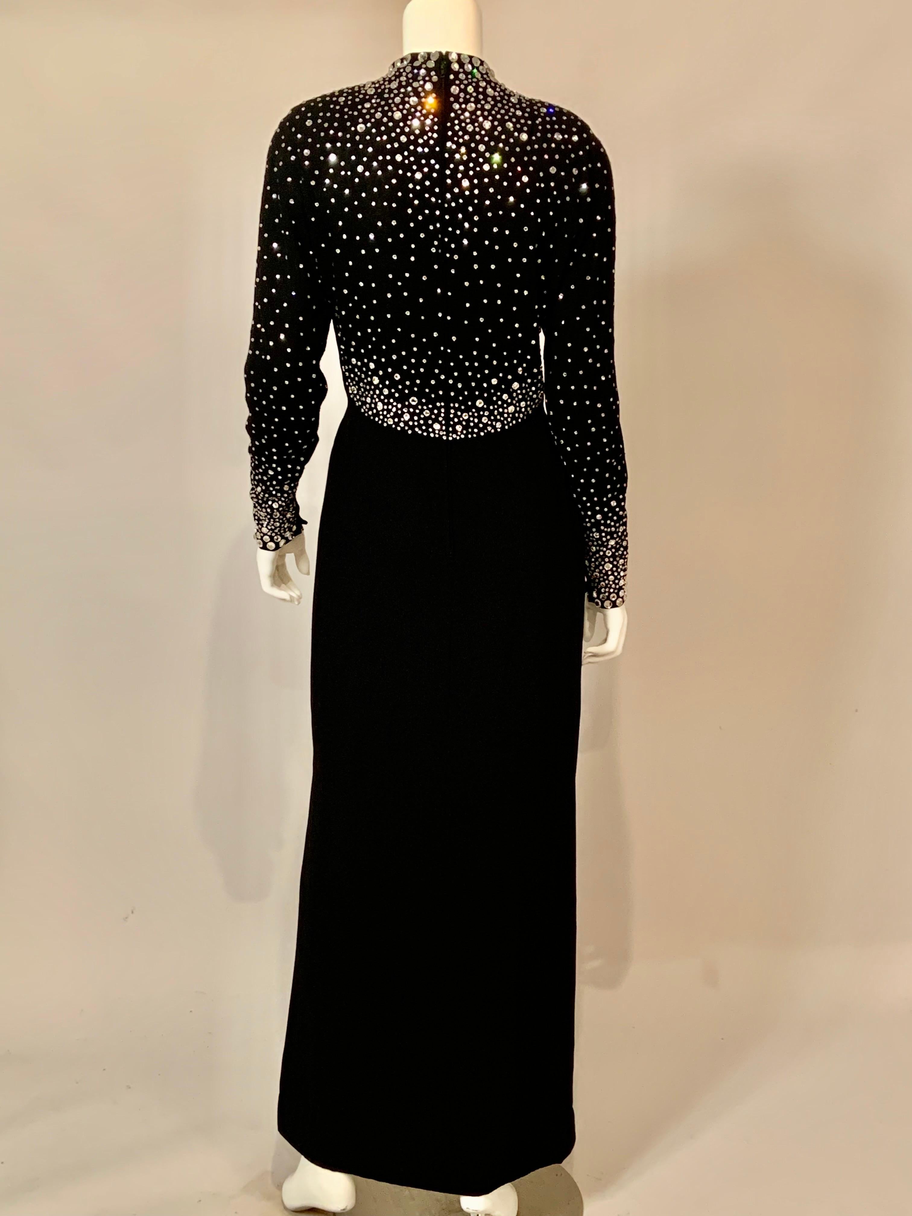 Abito da sera in seta nera con borchie e diamanti di Pauline Trigere Iconic in vendita 6