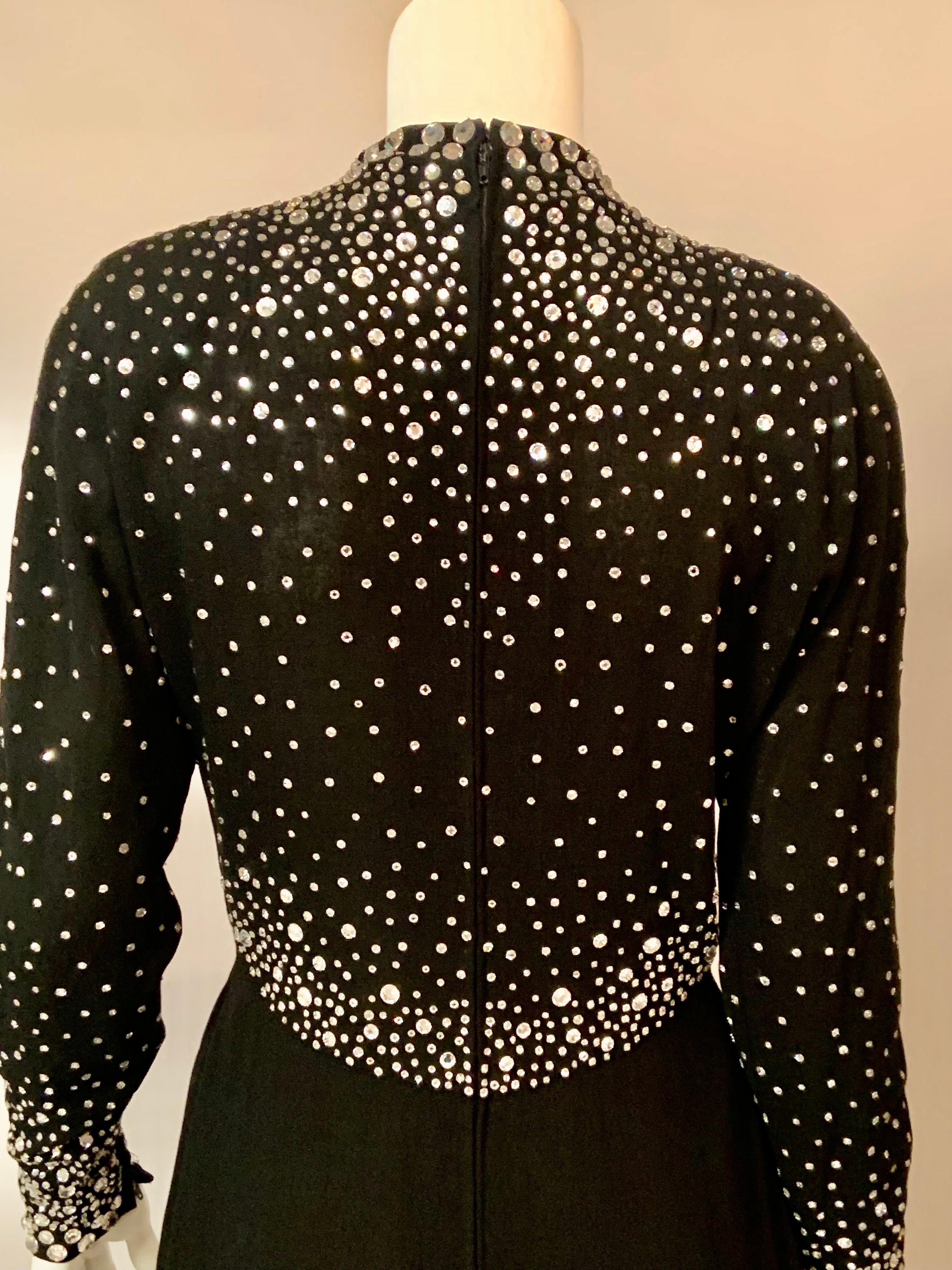Abito da sera in seta nera con borchie e diamanti di Pauline Trigere Iconic in vendita 8