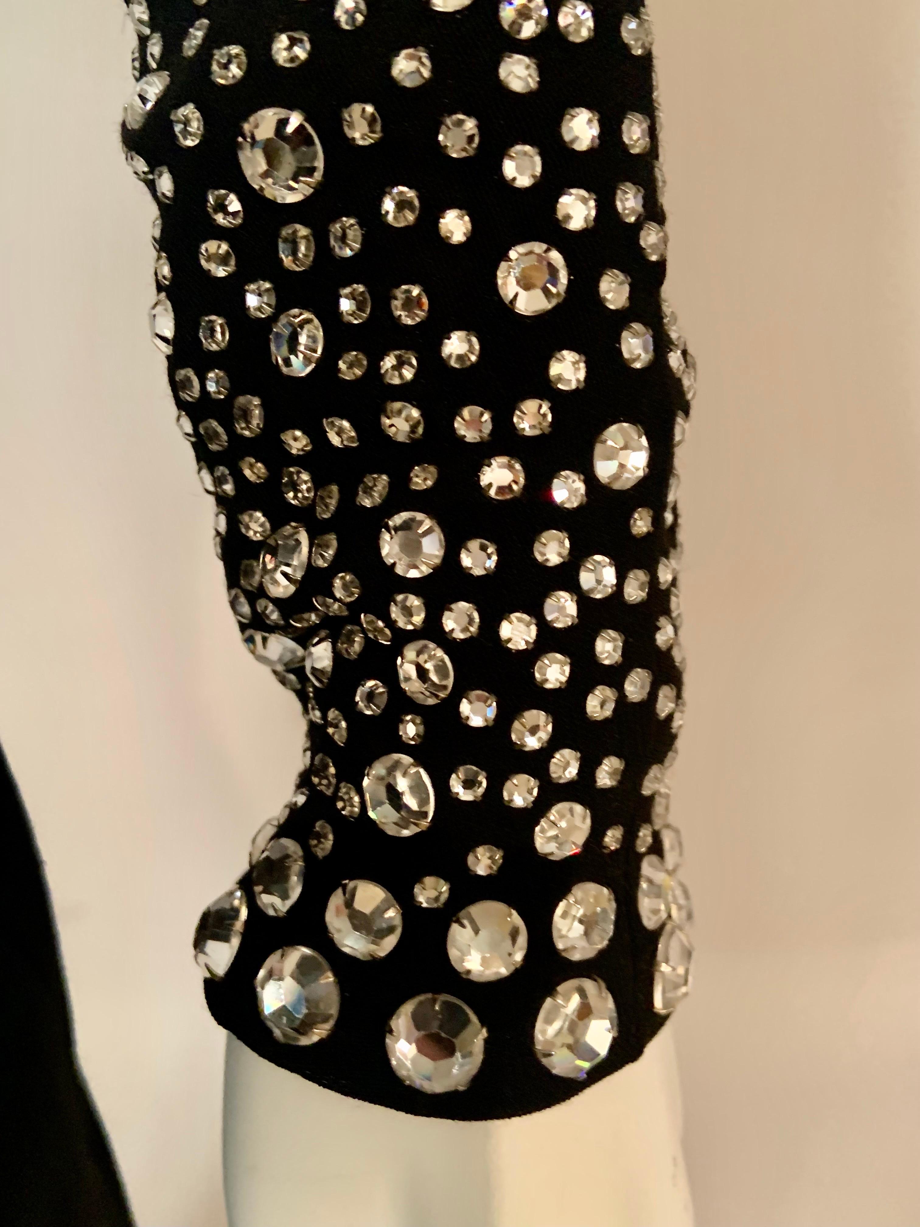 Abito da sera in seta nera con borchie e diamanti di Pauline Trigere Iconic in vendita 3