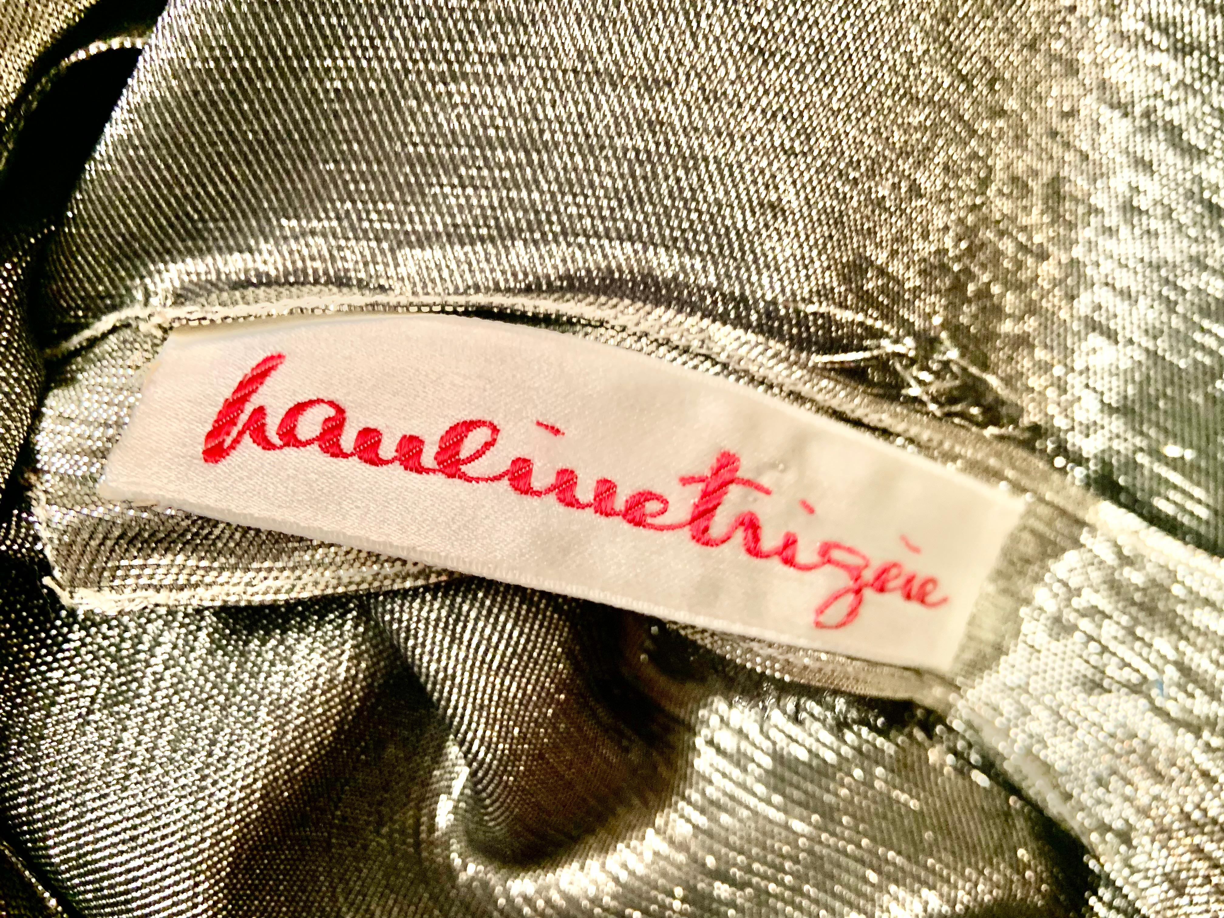 Camicetta Pauline Trigere in tessuto argentato con lacci e lacciuoli in vendita 6