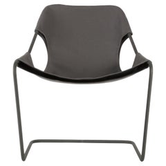 Paulistano Stuhl in Taupegrau und phosphatiertem Stahl von Objekto