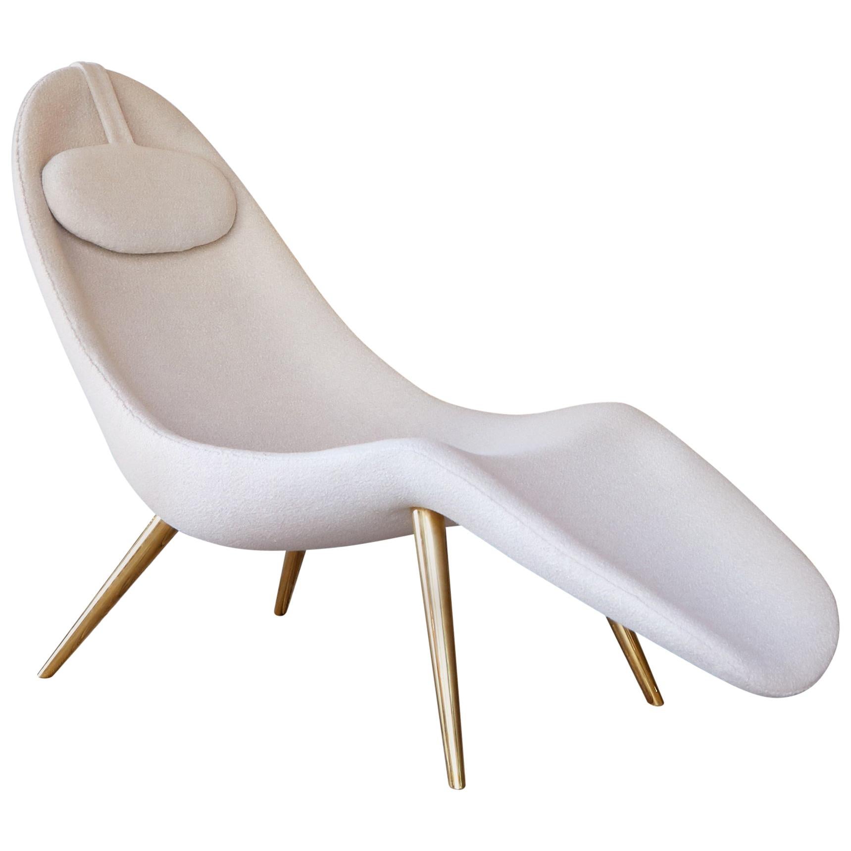 Konekt Pause Chaise Longue with Brass Legs and Wool Boucle For Sale
