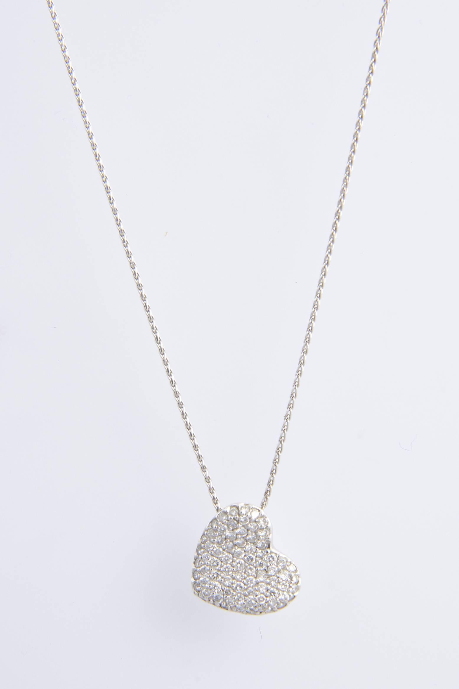 Pavé Diamond White Gold Heart Necklace In Excellent Condition In Miami Beach, FL