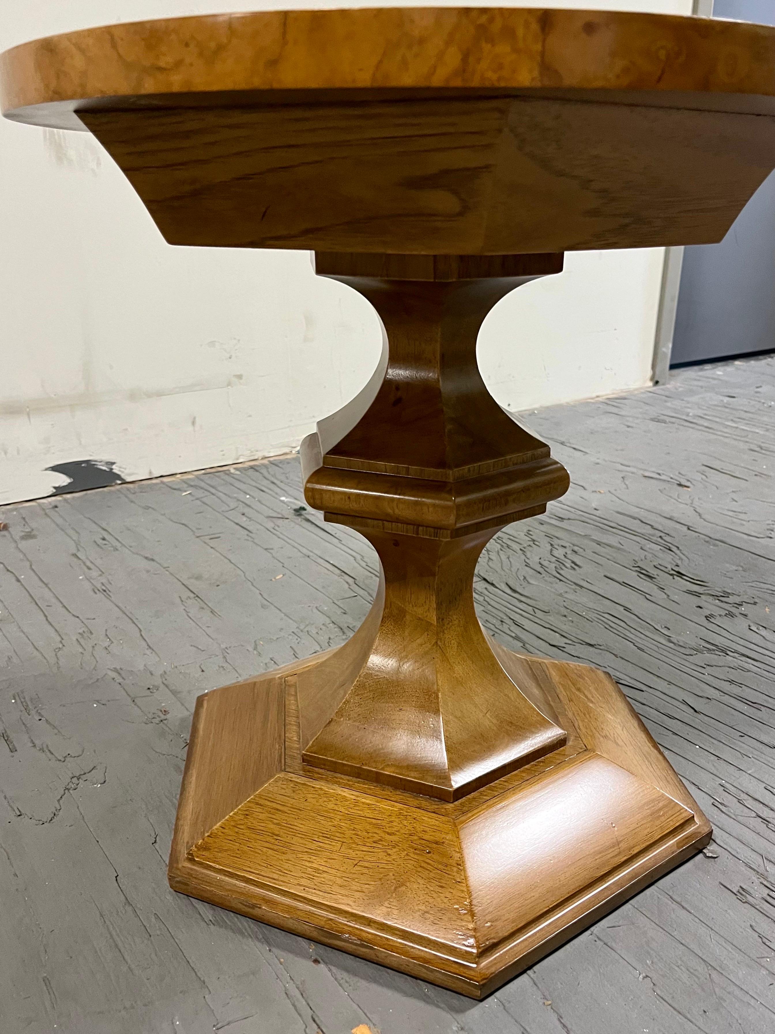 Pavane-Tisch aus Wurzelholz von Tomlinson (Neoklassisch) im Angebot