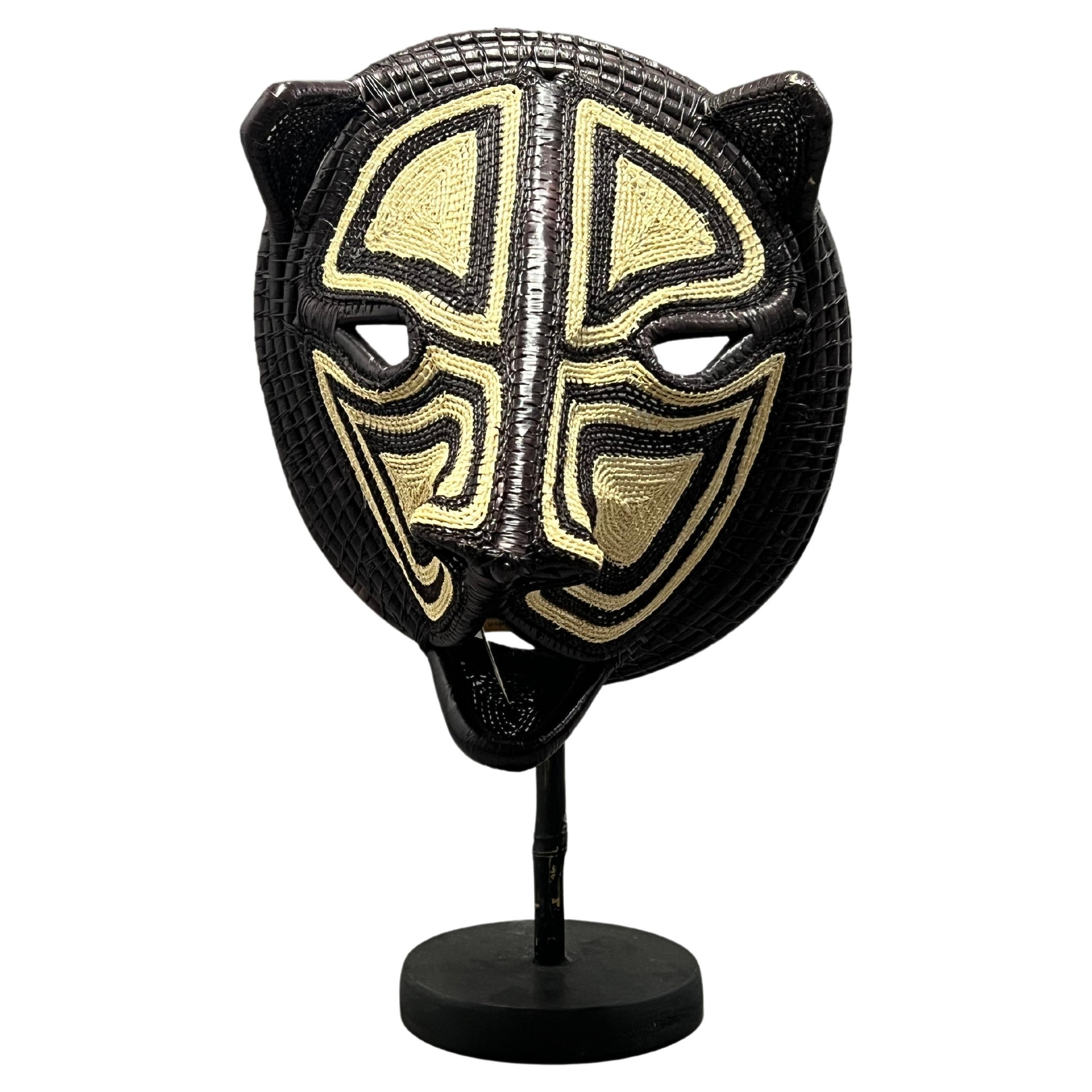 Schamanische Maske aus dem Regenwald Pavarandó im Angebot