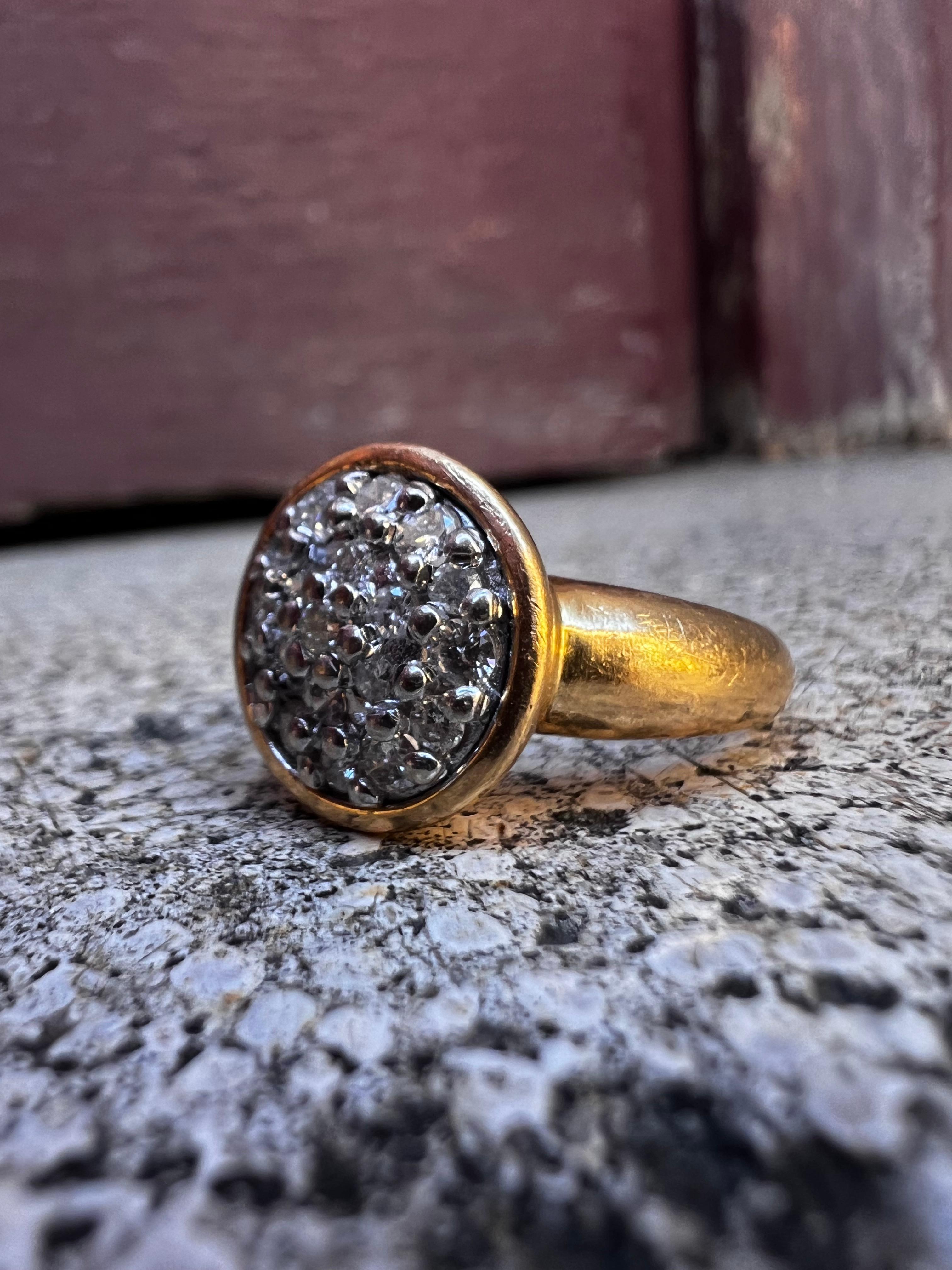 Contemporaneo Anello con pavé di diamanti da 0,28 carati in oro giallo 18k Francia Vintage in vendita