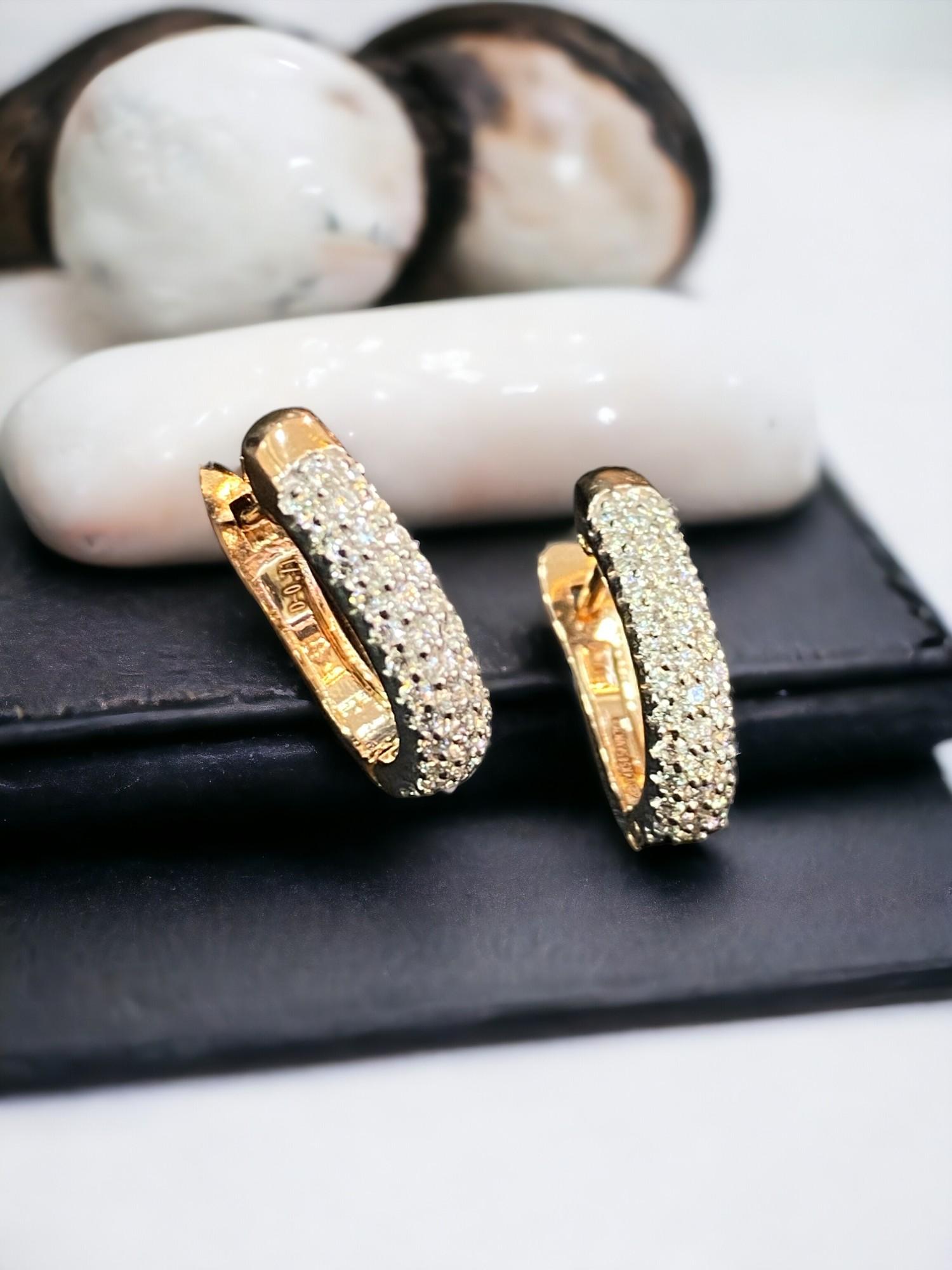 Taglio rotondo Pave 0,71 carati F/VS1 Diamanti Brillanti Rotondi Orecchini a cerchio a 3 file in oro rosa 14K in vendita