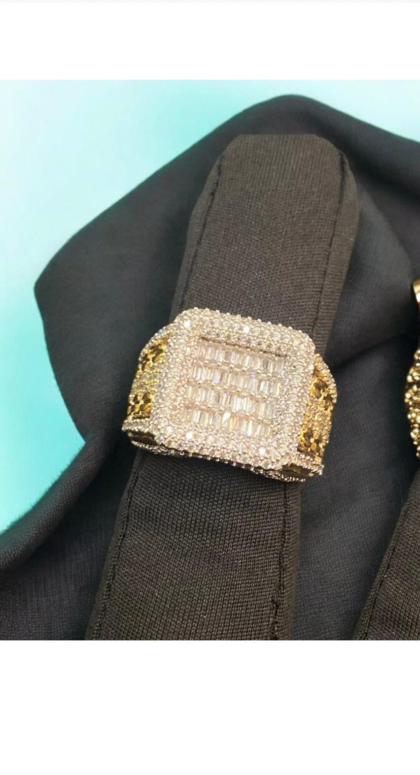 Pavé 3,62 quilates Baguettes Diamantes redondos Anillo de oro para hombre en venta 6