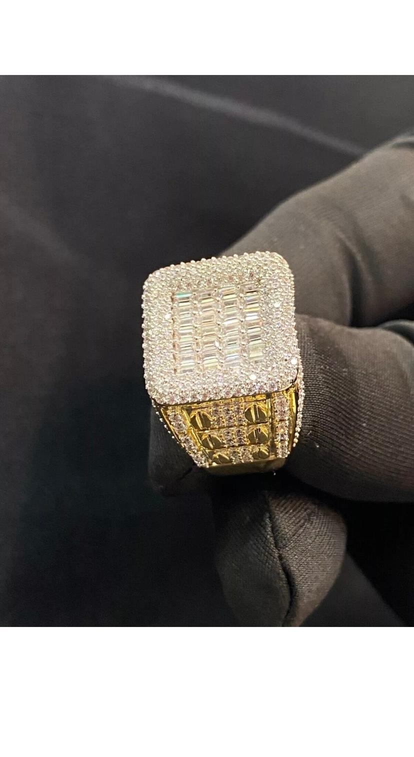 Pavé 3,62 quilates Baguettes Diamantes redondos Anillo de oro para hombre en Nuevo estado para la venta en Massafra, IT