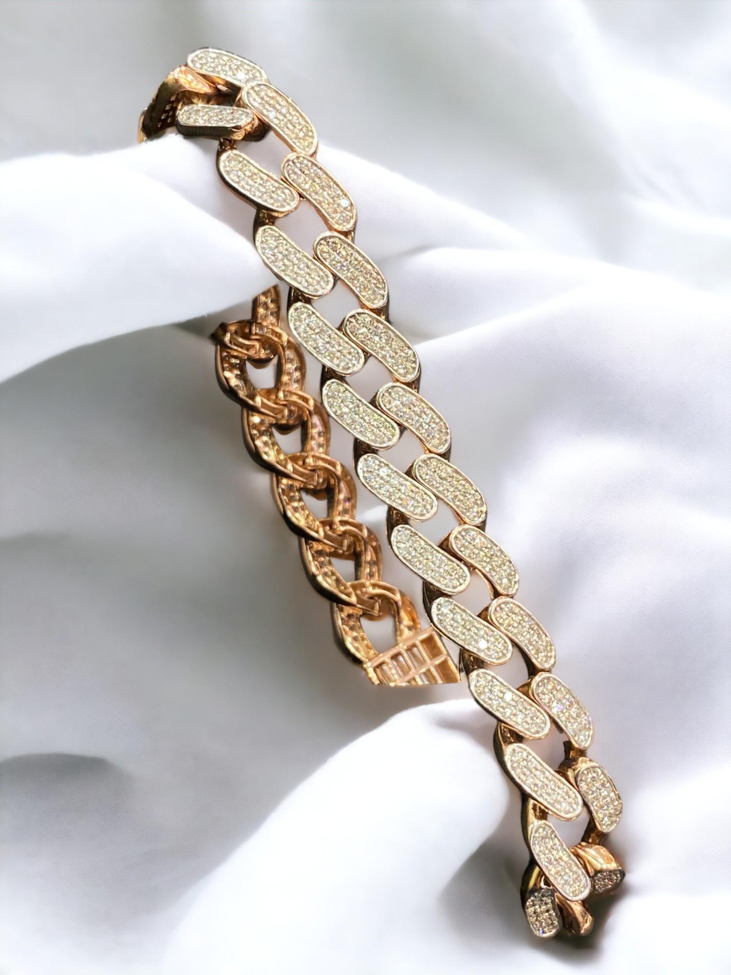 Contemporary Pave 4.66 Cts F/VS1 Round Brilliant Diamonds Cuban Link Men's Bracelet 14K Gold For Sale