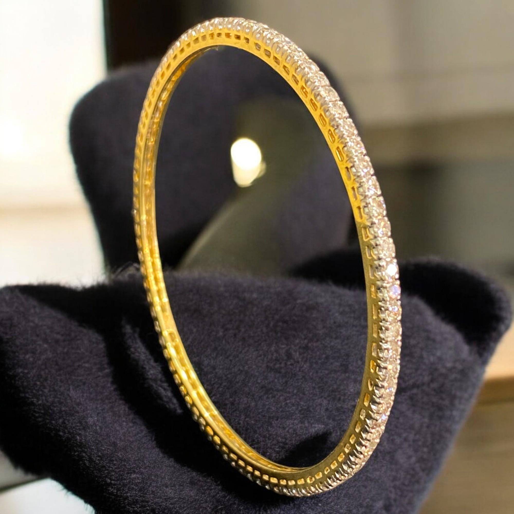 Contemporain Bracelet d'éternité en or jaune 18K avec diamants Pave 4.88 Cts Round Brilliant Cut F/VS1 en vente