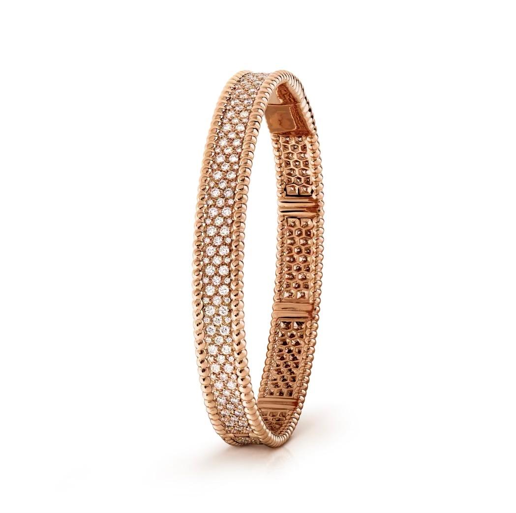 pulsera de oro rosa de 18 quilates con 284 piedras de diamantes 
(3,37 quilates IF/VVS) 
